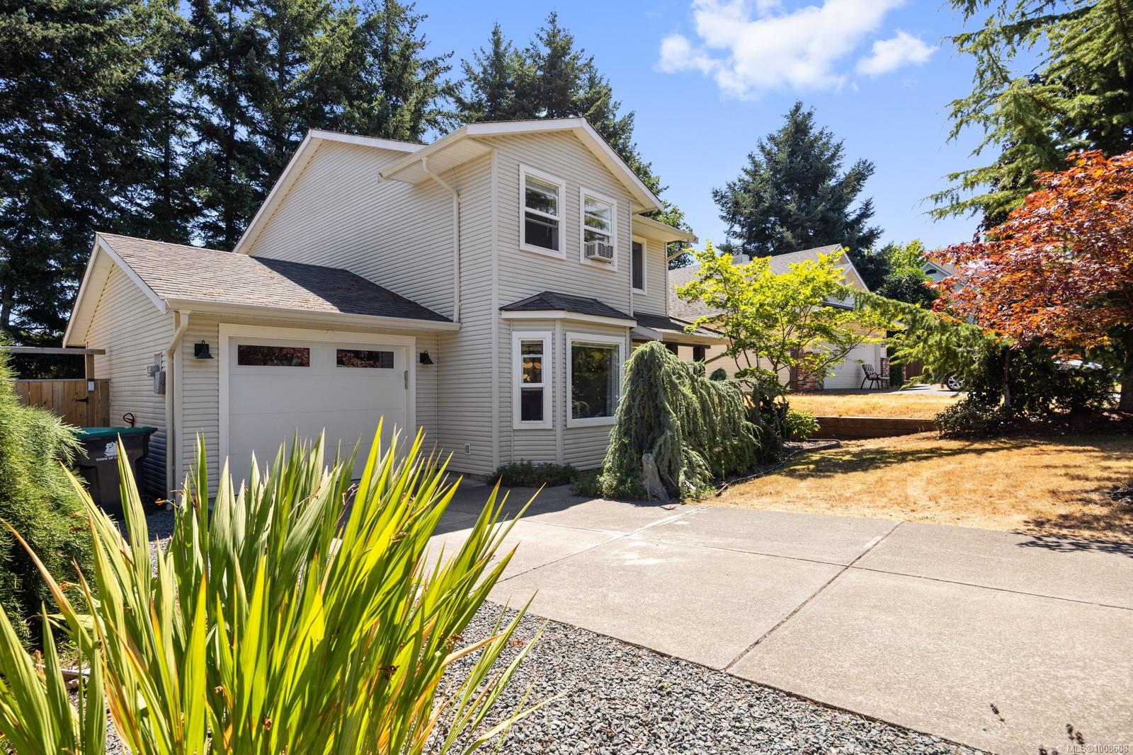 $840,000 - 1273 Noel Ave<br>British Columbia, V9N 4A3