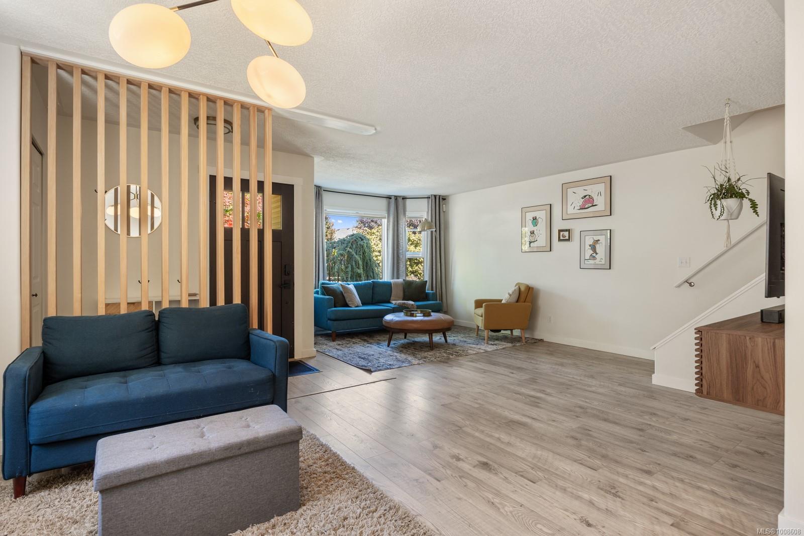$840,000 - 1273 Noel Ave<br>British Columbia, V9N 4A3