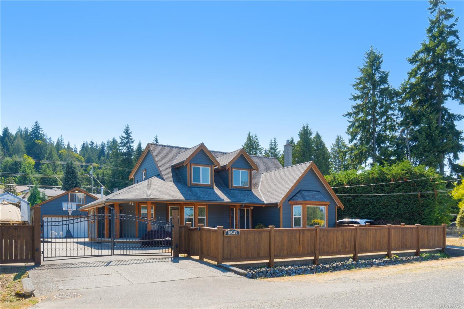 $1,150,000 - 5541 Westdale Rd<br>British Columbia, V9V 1G4