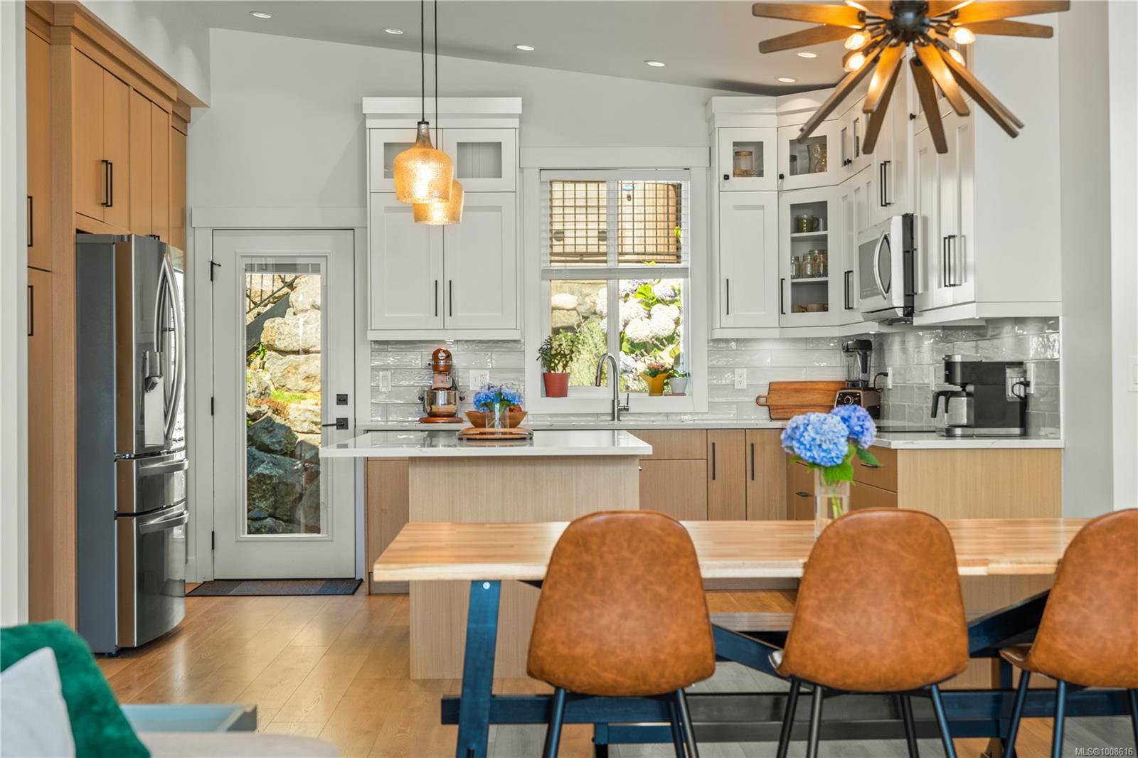 $1,150,000 - 143 Sunview Rd<br>British Columbia, V9T 0M6