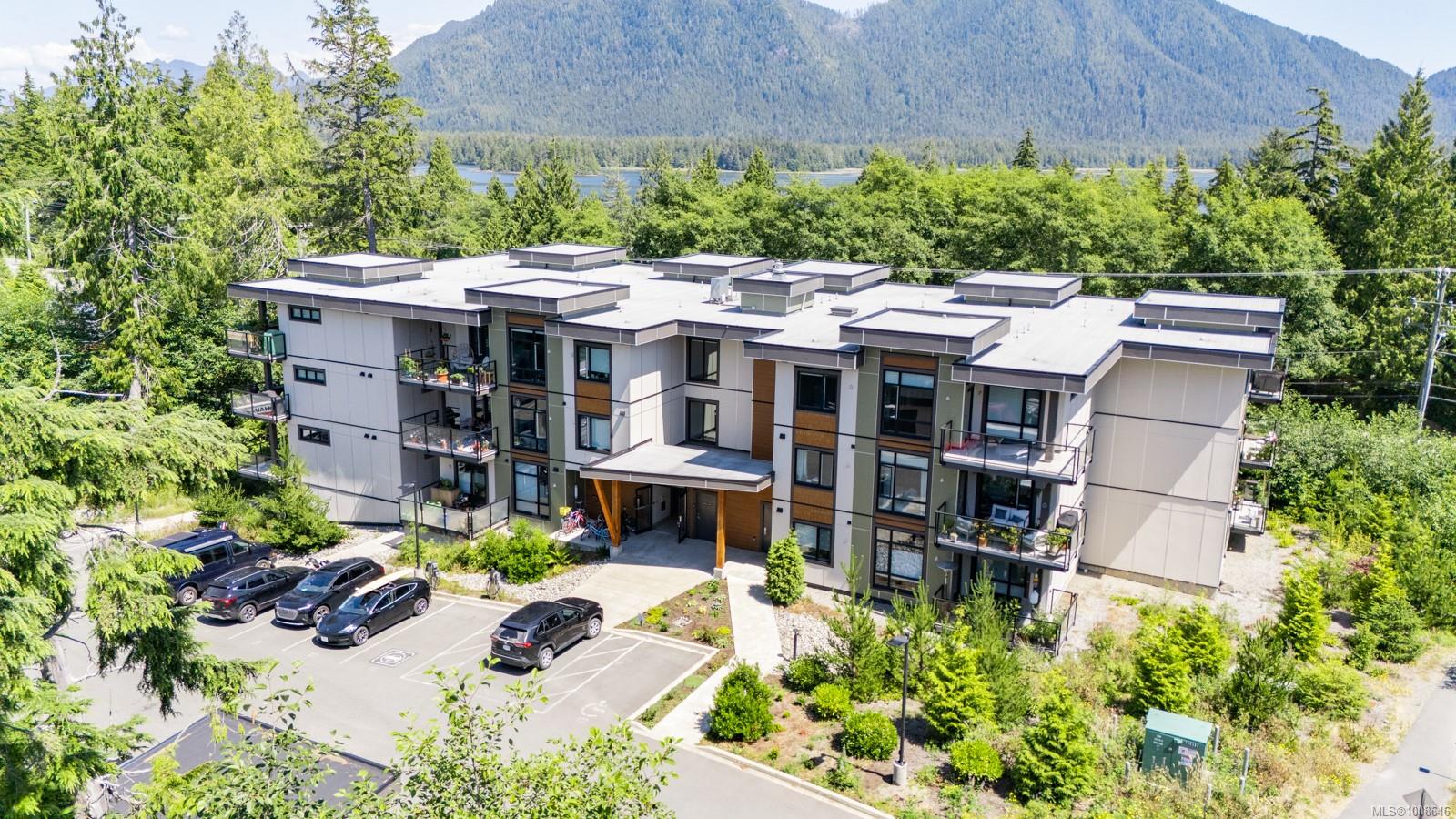 $799,900 - 700 Yew Wood Rd<br>British Columbia, V0R 2Z0