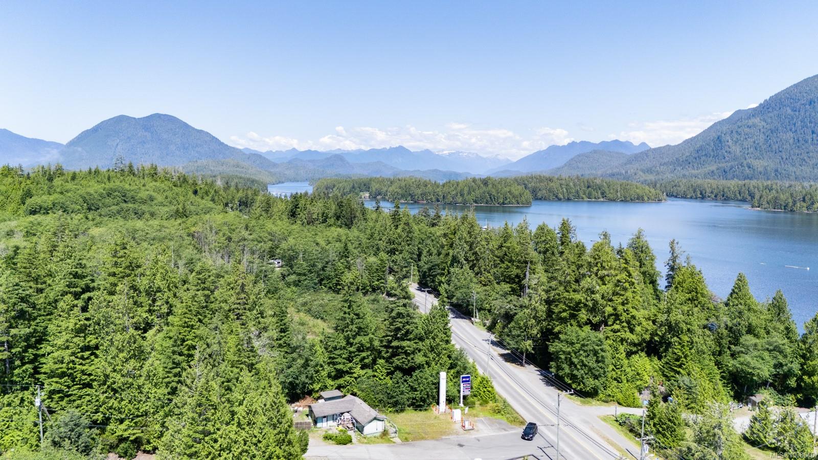 $799,900 - 700 Yew Wood Rd<br>British Columbia, V0R 2Z0
