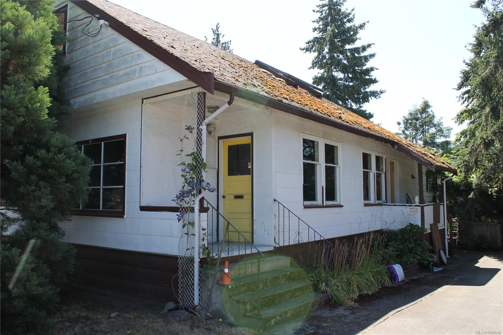 $550,000 - 756 Marchmont Rd<br>British Columbia, V9L 2M1