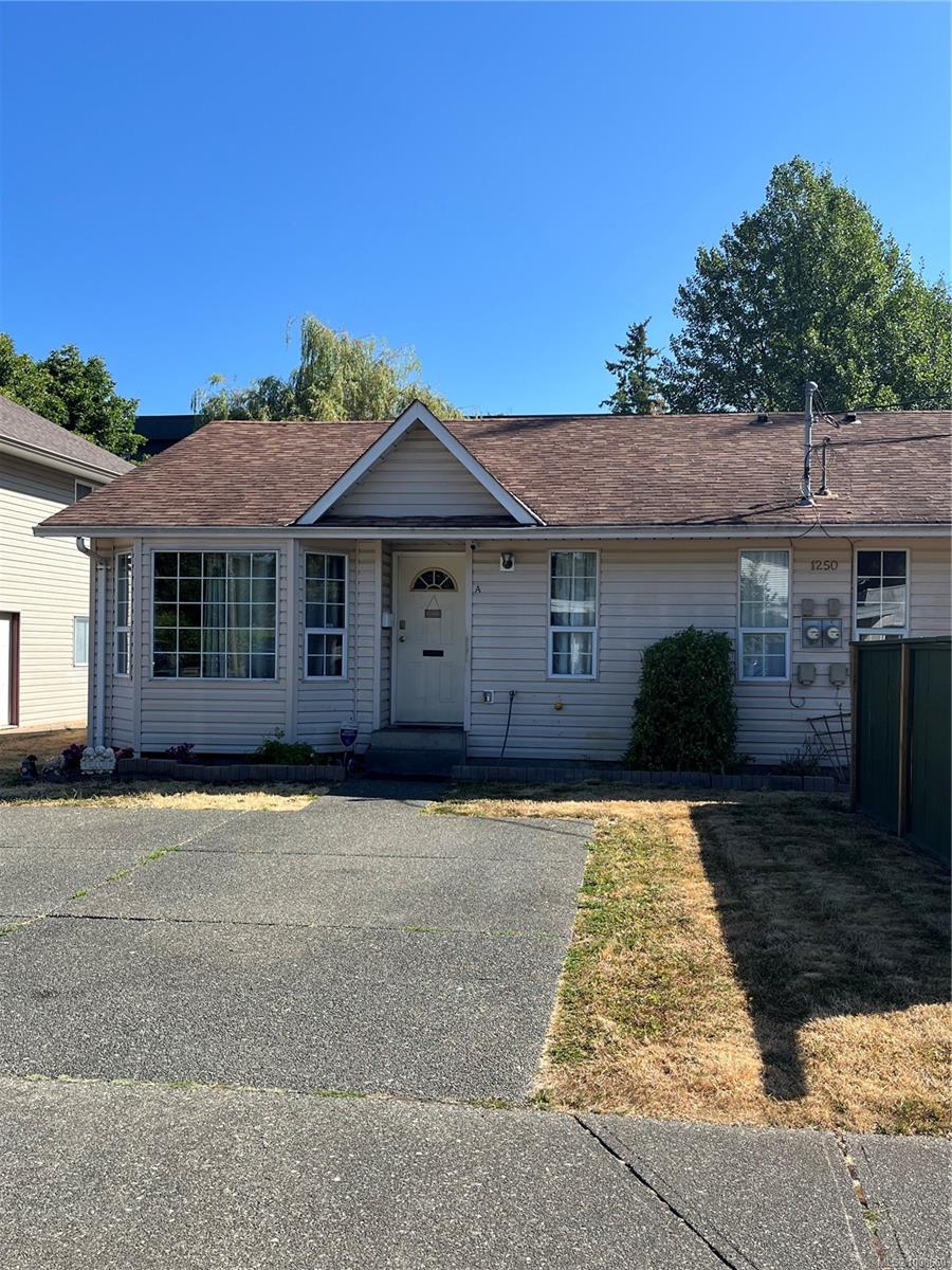 $499,000 - 1250 Stewart Ave<br>British Columbia, V9N 3H4