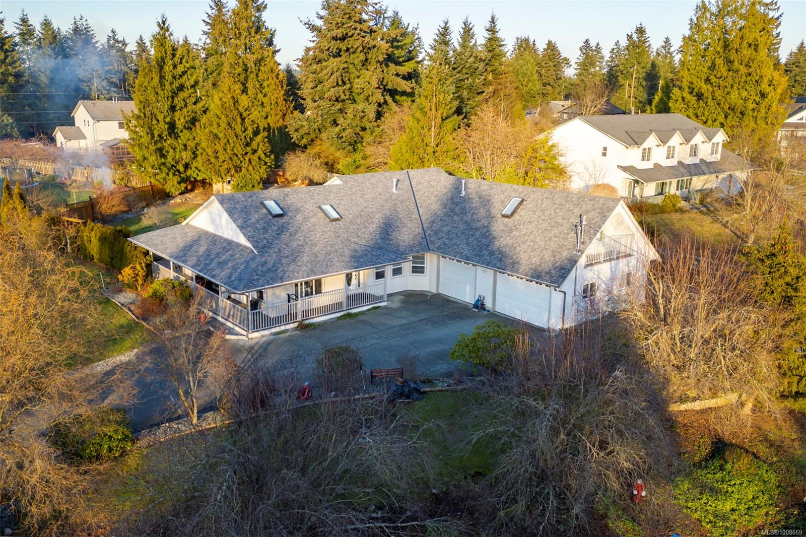 $1,090,000 - 1960 Emma Way<br>Nanaimo, British Columbia, V9X 1H4