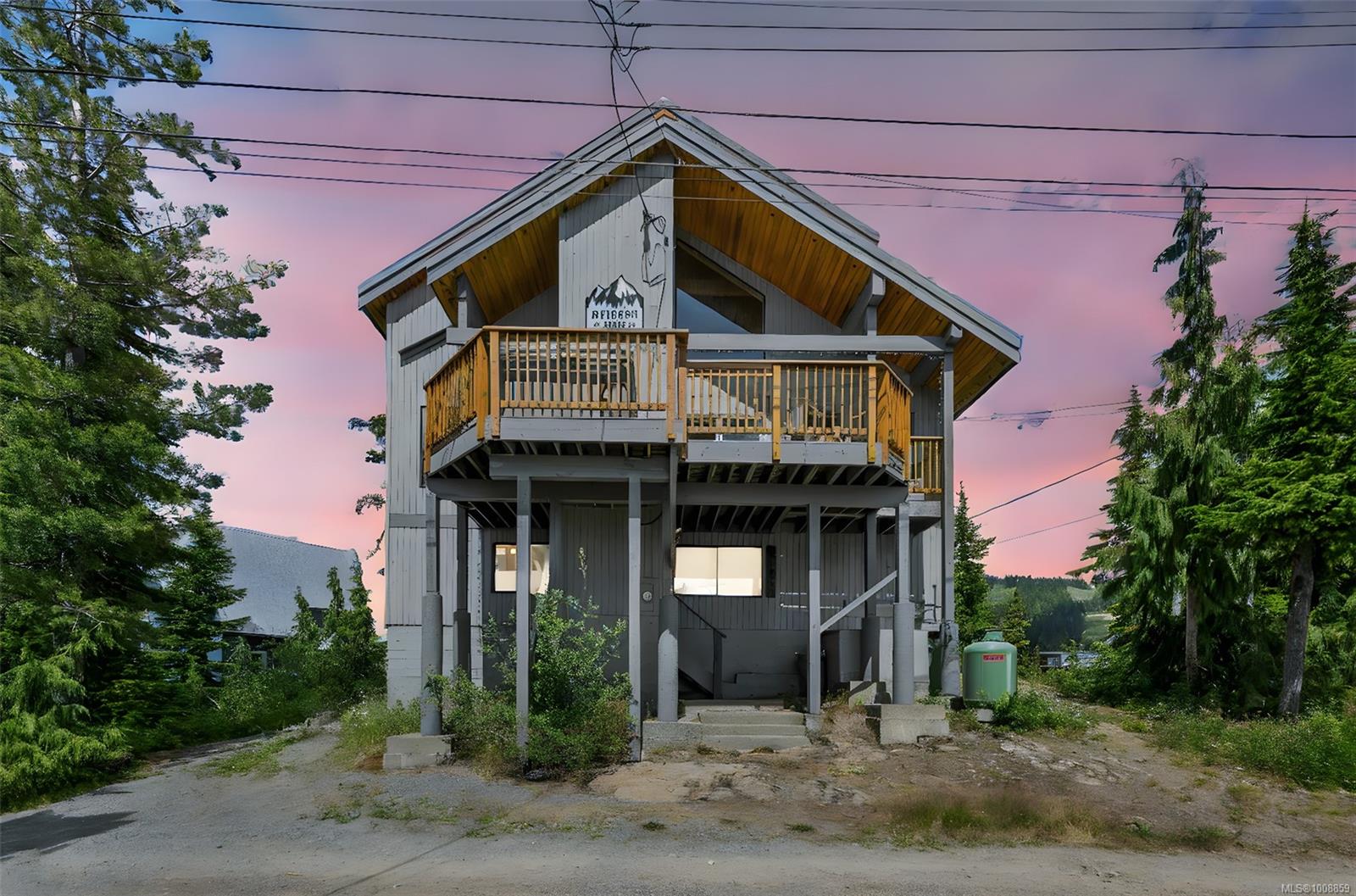 $1,088,000 - 886 Jutland Terr<br>British Columbia, V9J 1L0