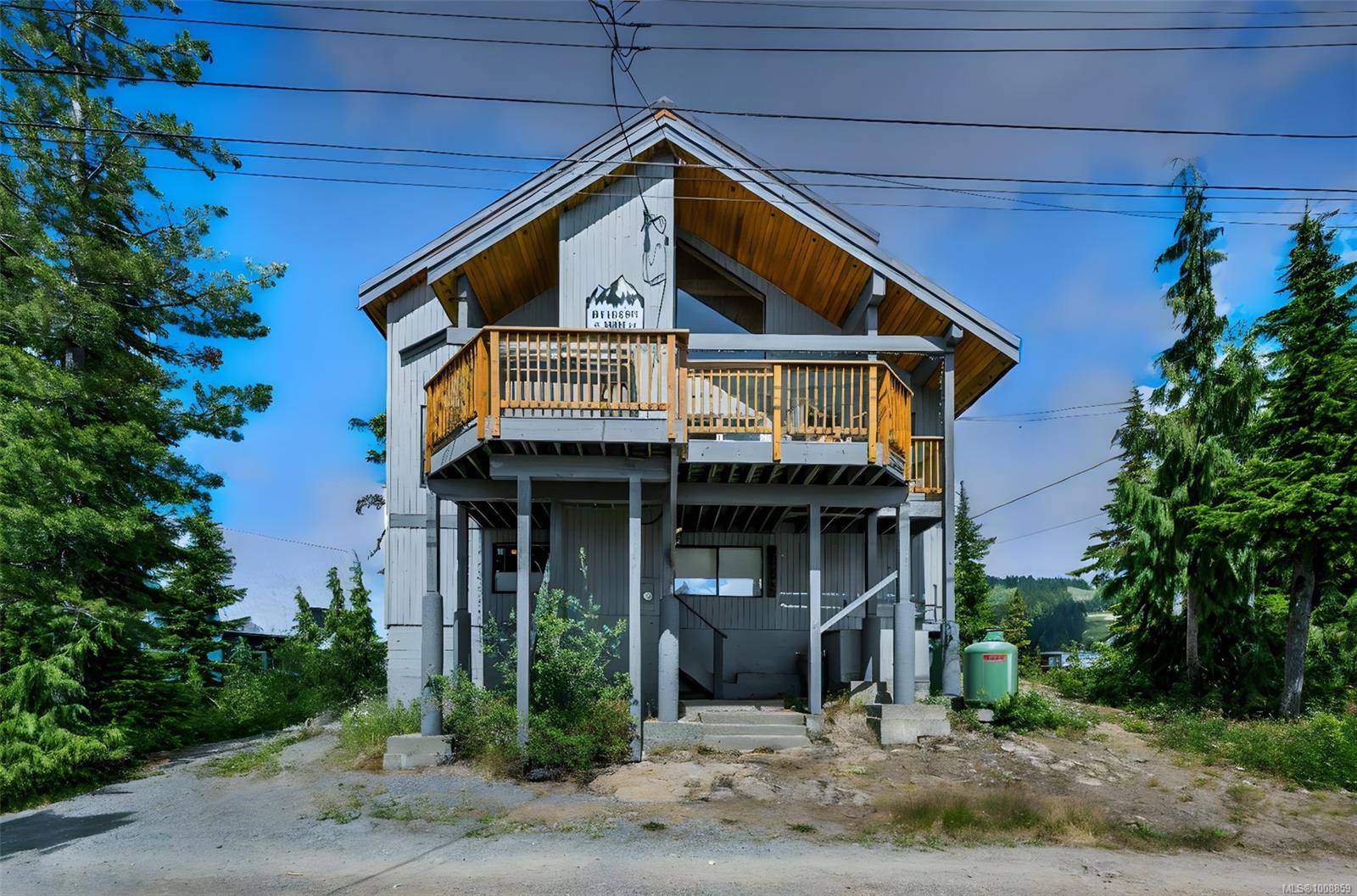 $1,088,000 - 886 Jutland Terr<br>British Columbia, V9J 1L0
