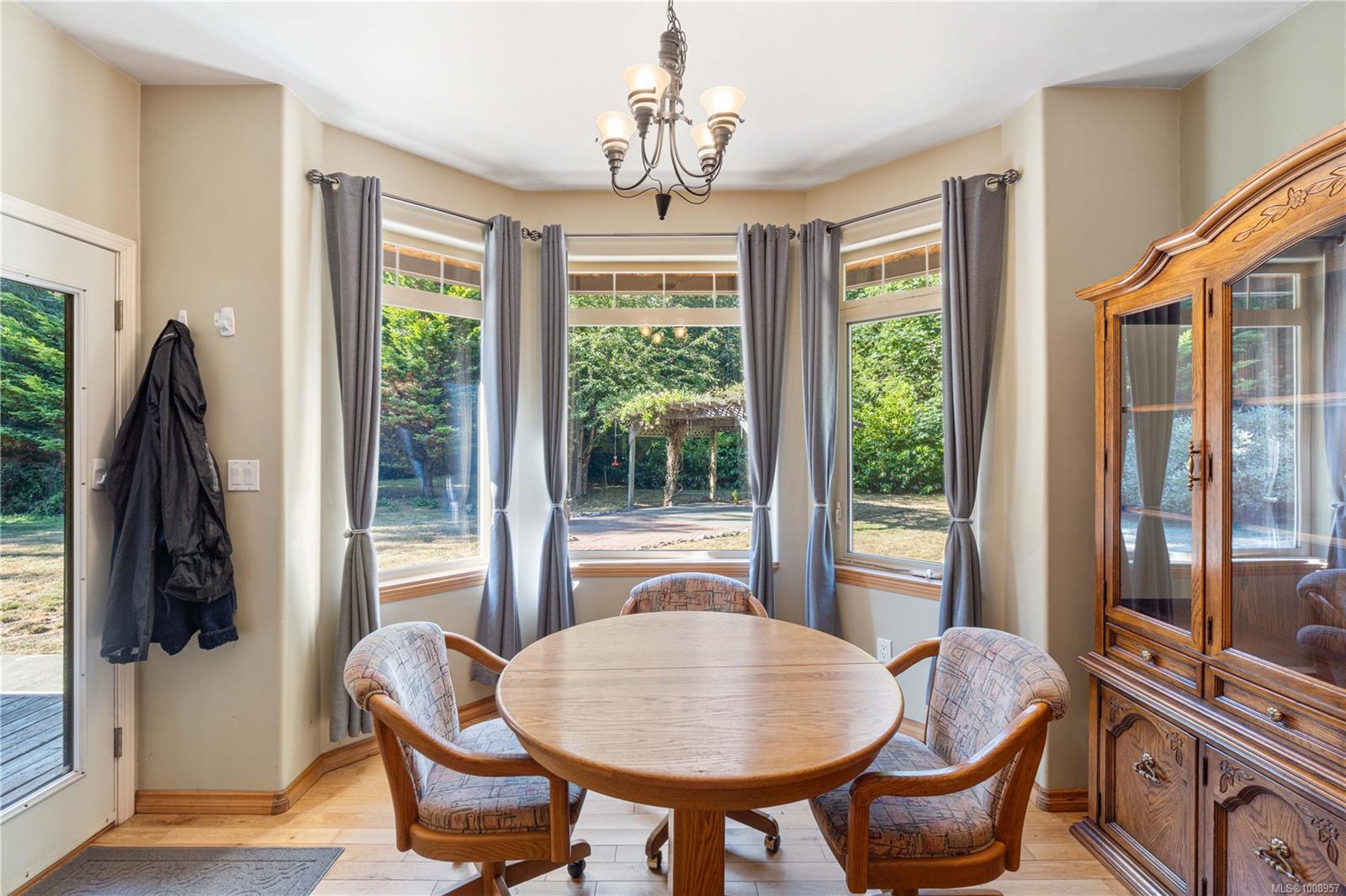$1,250,000 - 1880 Pierce Way<br>British Columbia, V9K 2V1