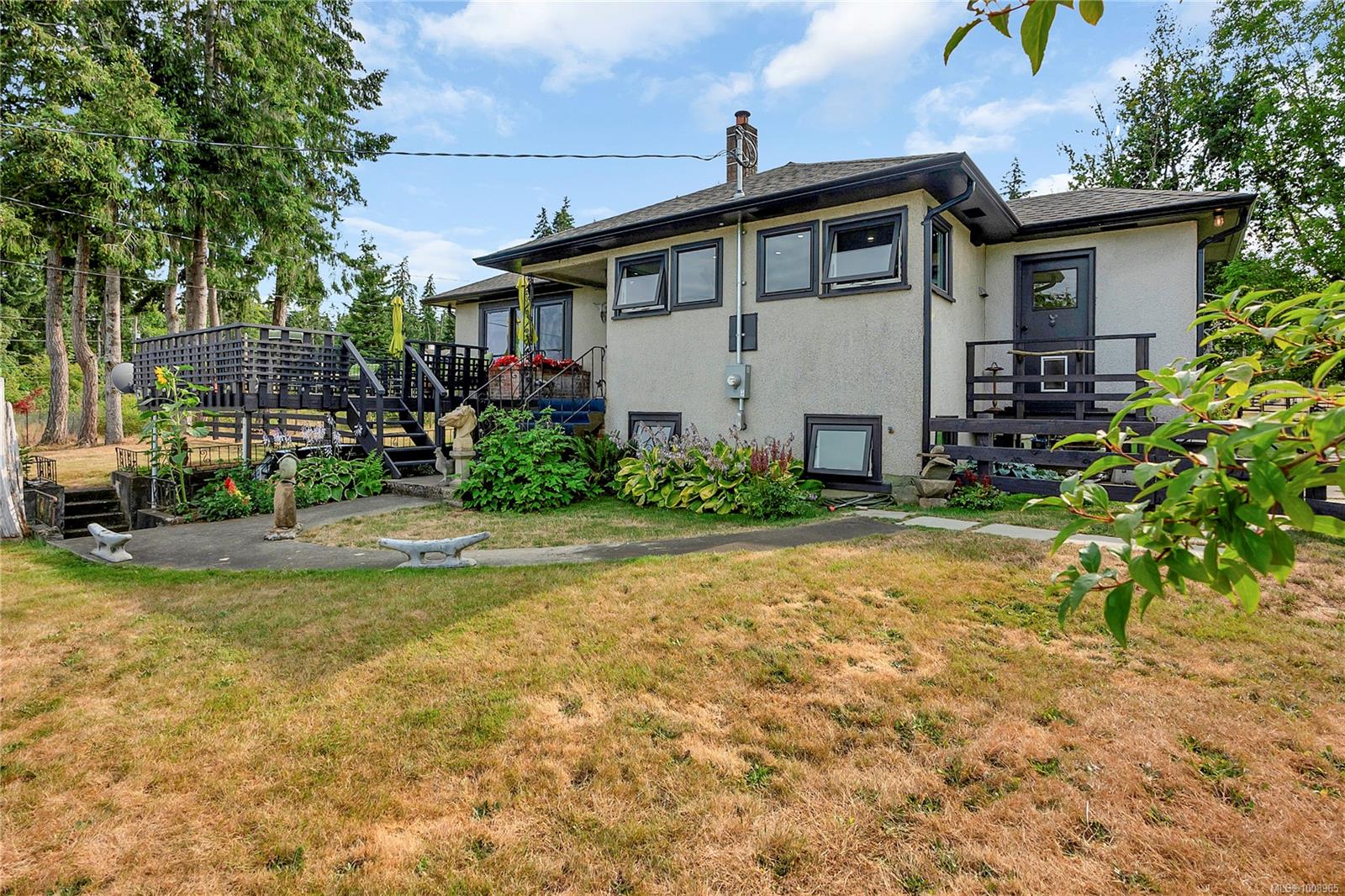 $918,800 - 6689 Island Hwy<br>British Columbia, V0R 1W0