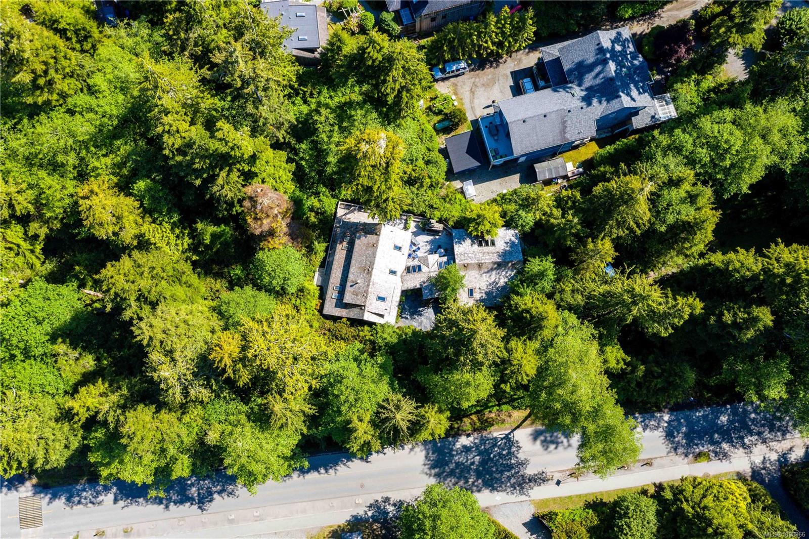 $3,200,000 - 1180 Lynn Rd<br>British Columbia, V0R 2Z0