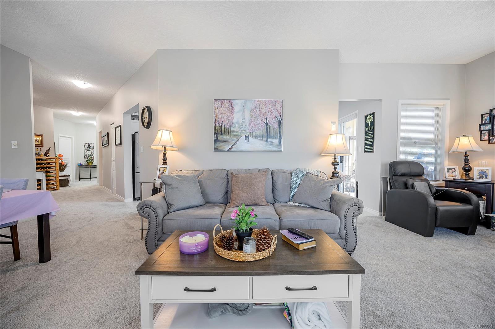 $519,900 - 220 Island Hwy<br>British Columbia, V9P 2P3