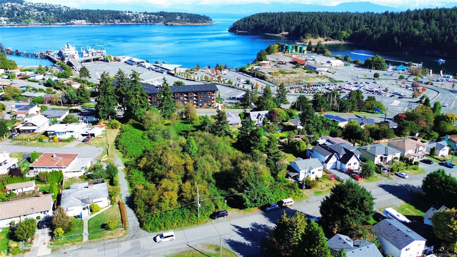 $2,800,000 - 565 Brechin Rd<br>British Columbia, V9S 2X1