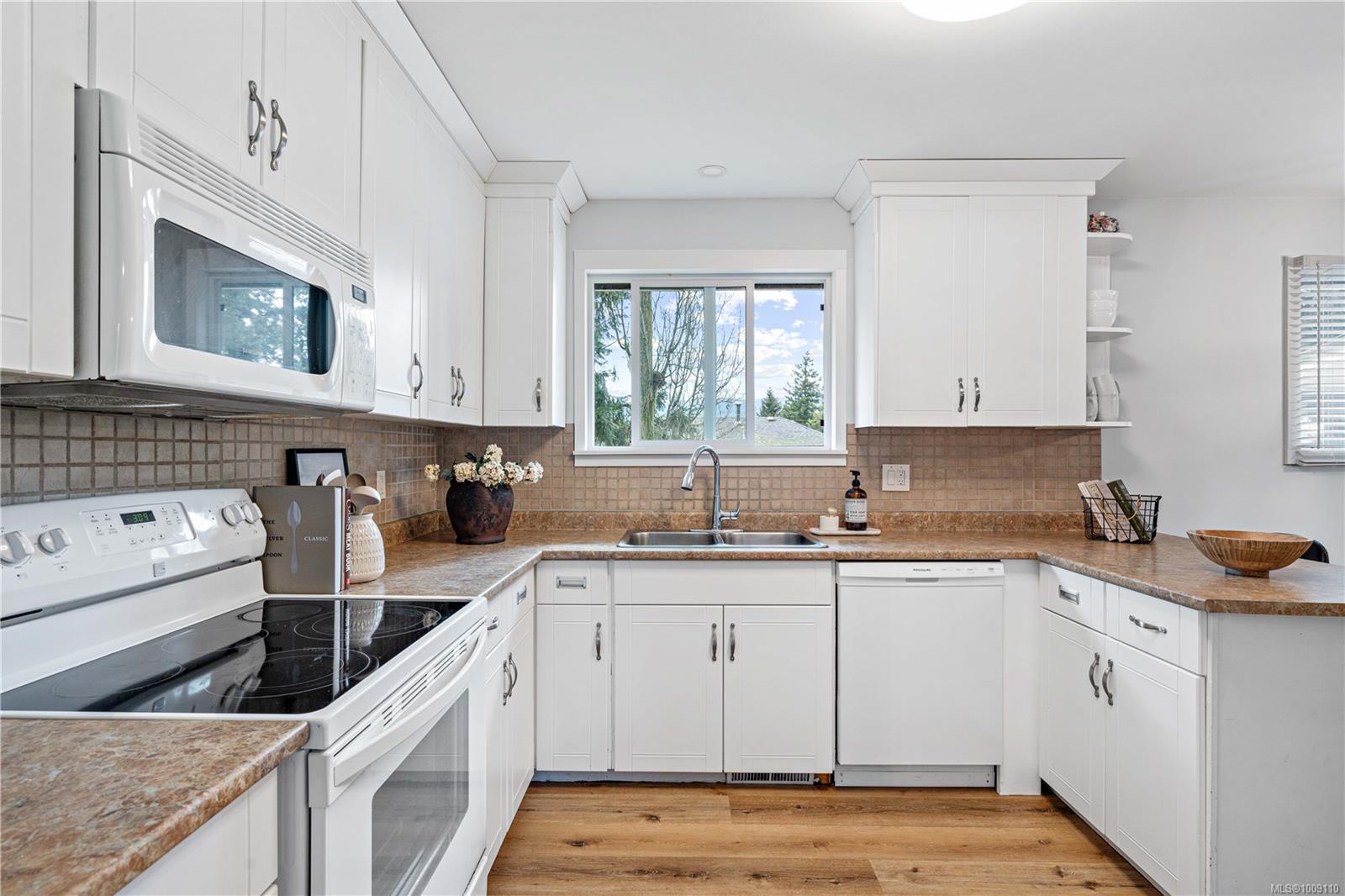 $789,900 - 3677 Norwell Dr<br>British Columbia, V9T 1X7