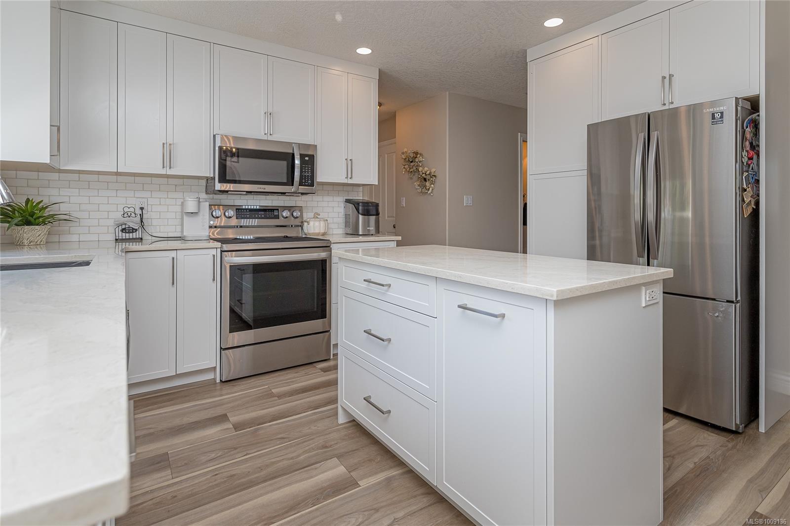 $899,900 - 6243 Lane Rd<br>British Columbia, V9L 4E2