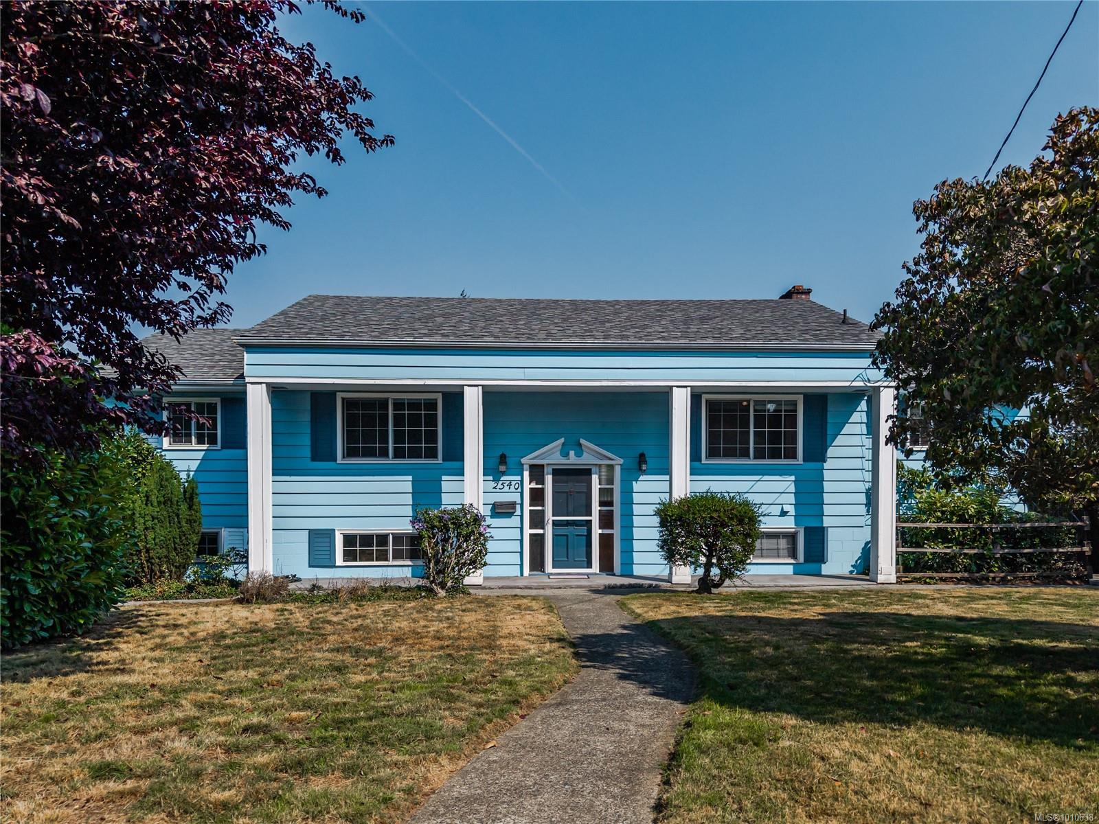 $999,999 - 2540 Holyrood Dr<br>Nanaimo, British Columbia, V9S 4K9