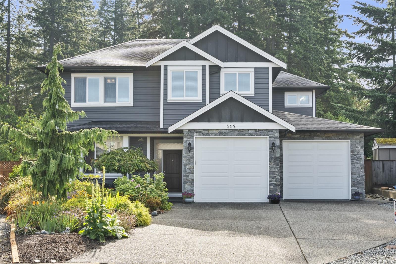 $950,000 - 512 Martina Way<br>Nanaimo, British Columbia, V9T 0E2