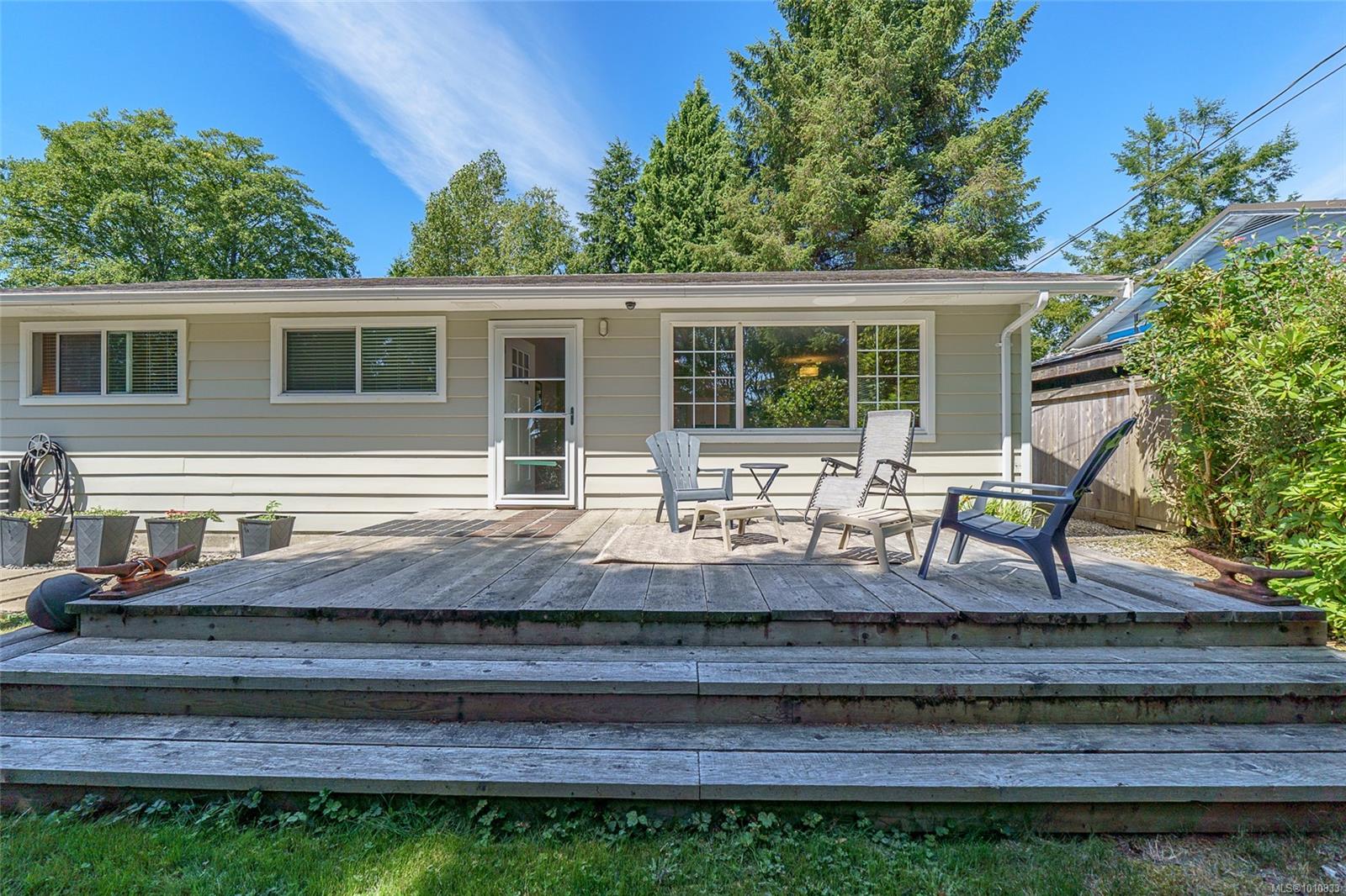 $785,000 - 255 Otter St<br>Ucluelet, British Columbia, V0R 3A0