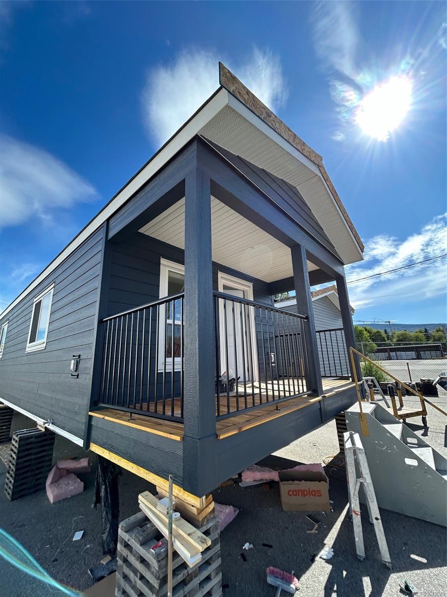 $539,000 - 731 Marine Dr<br>Ucluelet, British Columbia, V0R 3A0
