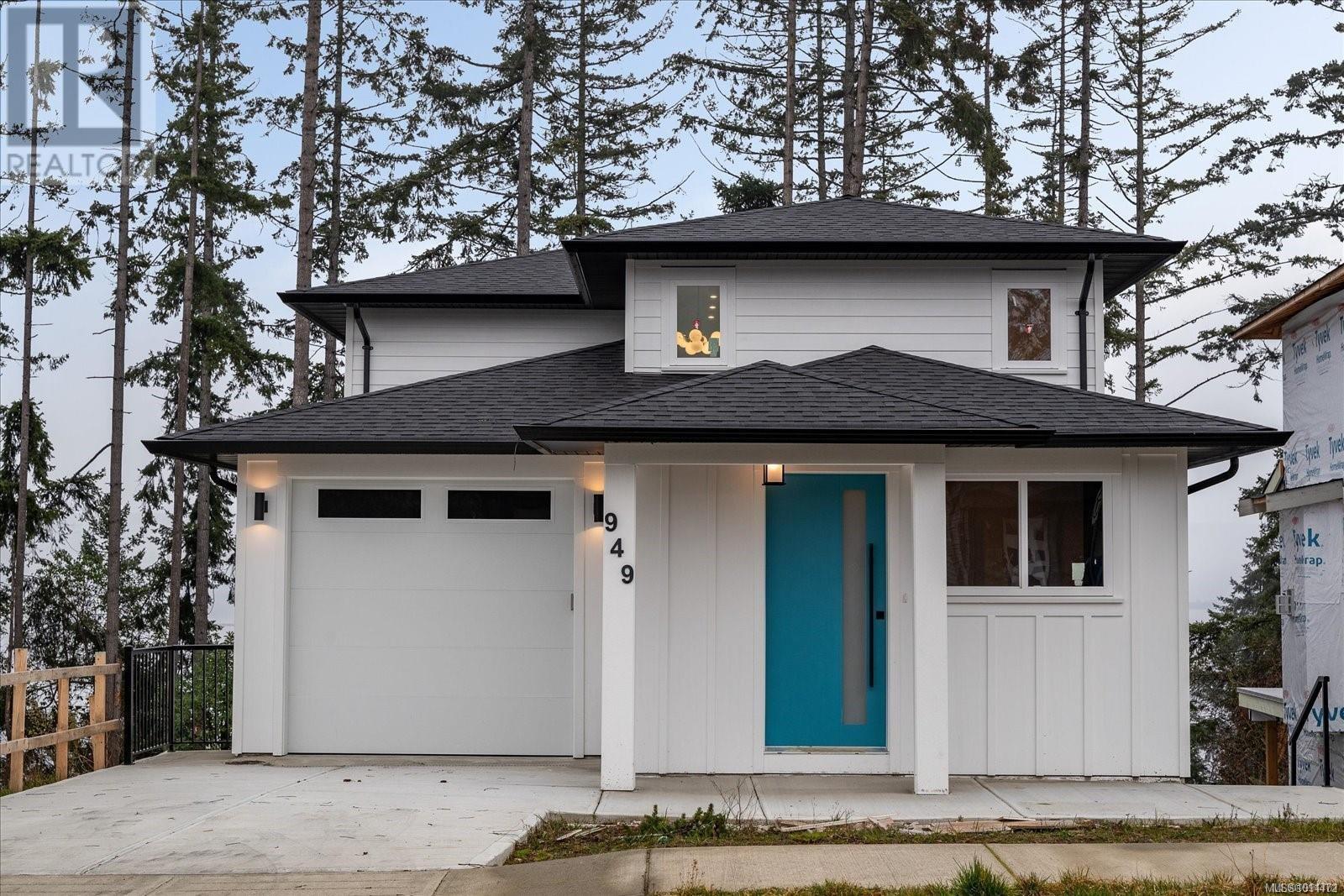 $840,000 - 949 Harbour View St<br>Nanaimo, British Columbia, V9R 0K5