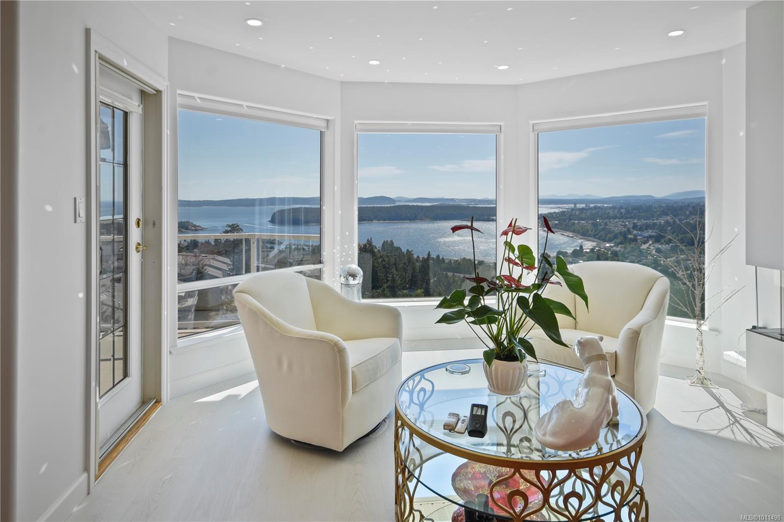 $1,250,000 - 3359 Edgewood Dr<br>Nanaimo, British Columbia, V9T 5V2