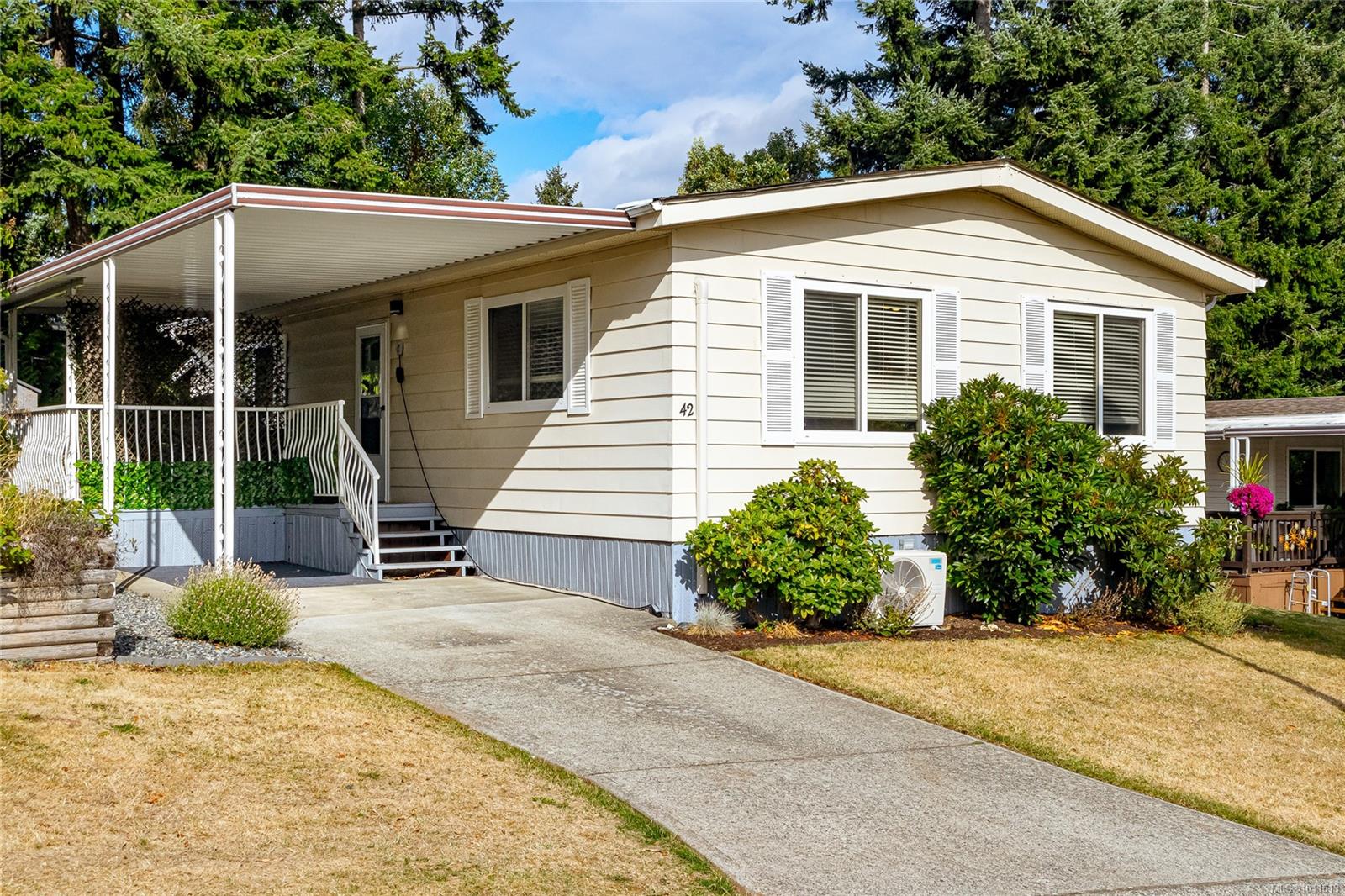 $368,000 - 2501 Labieux Rd<br>Nanaimo, British Columbia, V9T 5A6