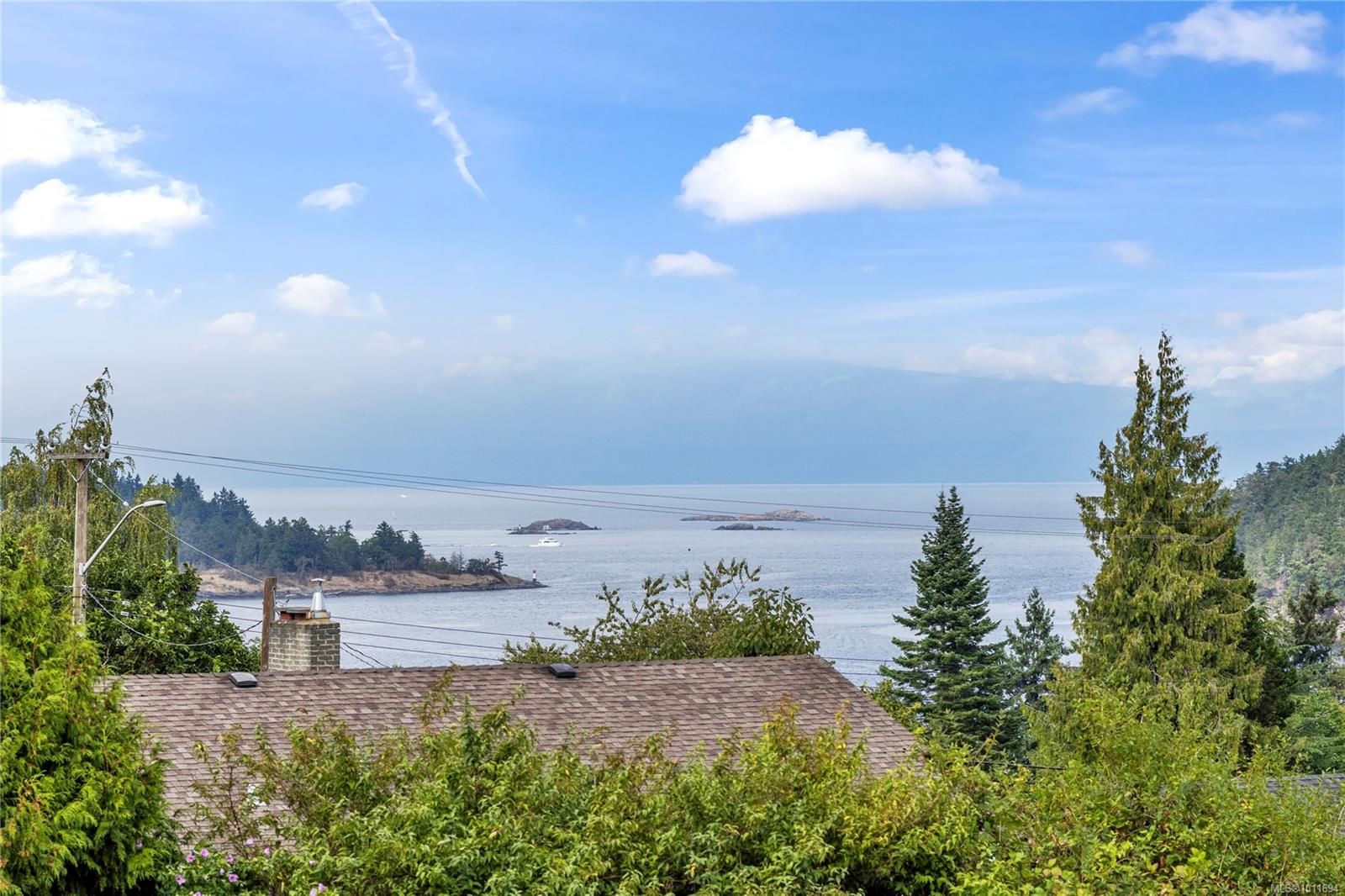 $924,999 - 1968 Estevan Rd<br>Nanaimo, British Columbia, V9S 3Z2