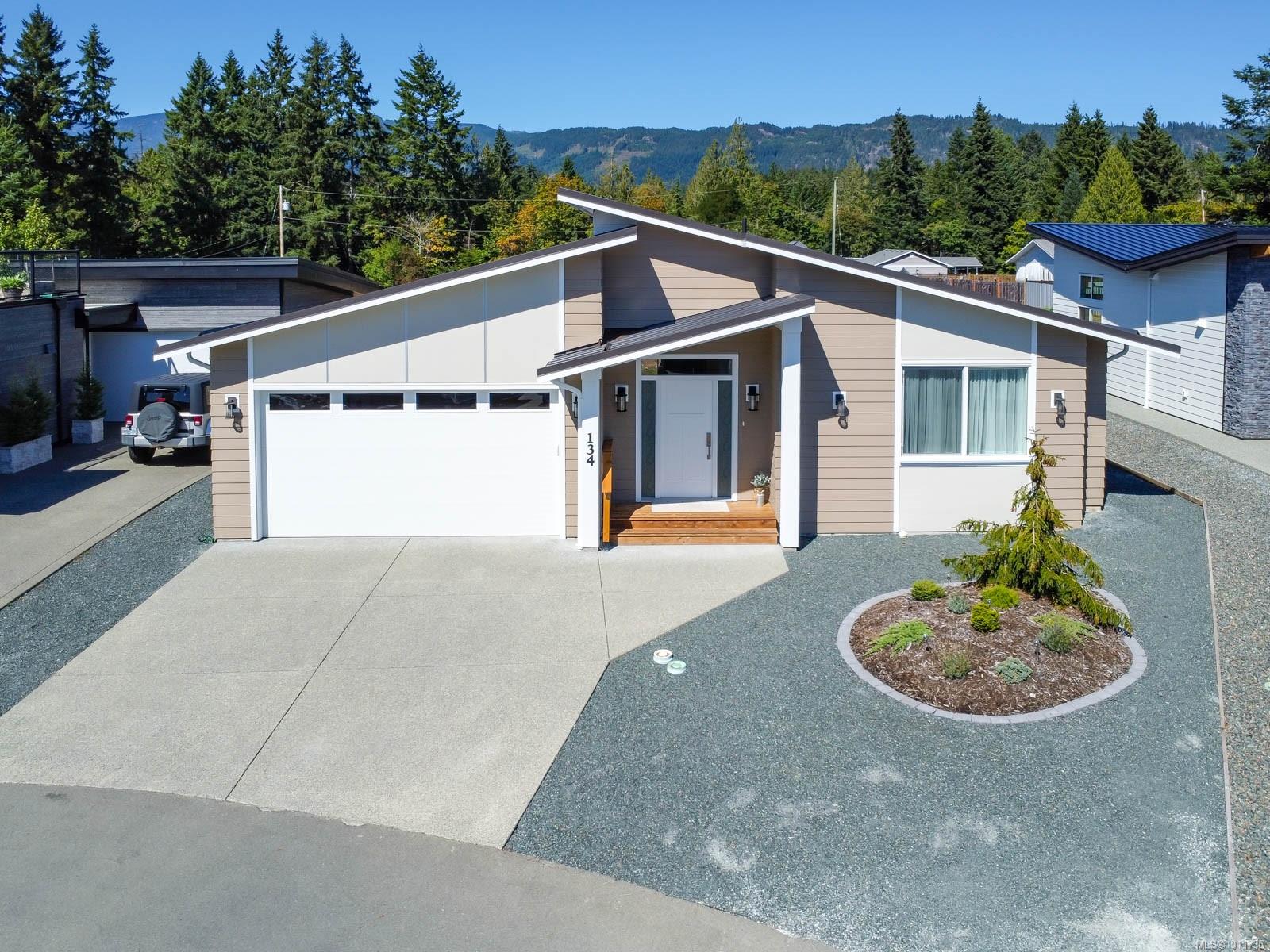 $779,900 - 4065 McBride St<br>Port Alberni, British Columbia, V9Y 0C1