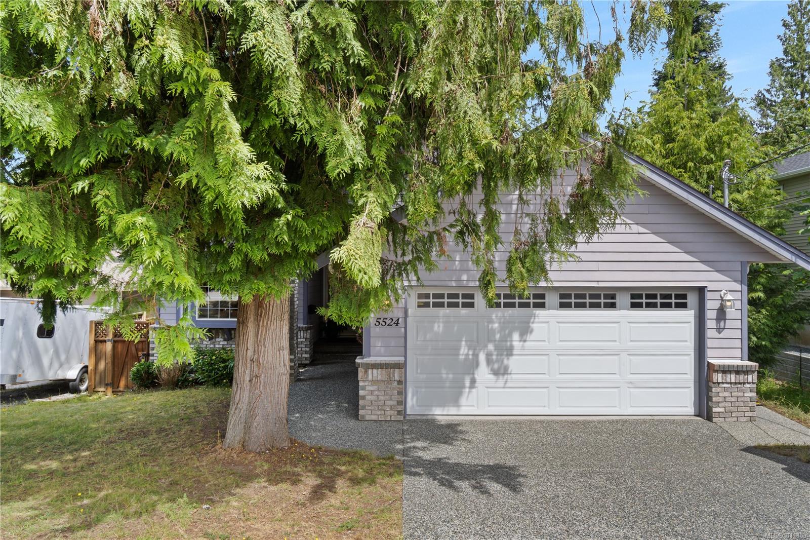 $998,800 - 5524 Avro Way<br>Nanaimo, British Columbia, V9T 4Z3
