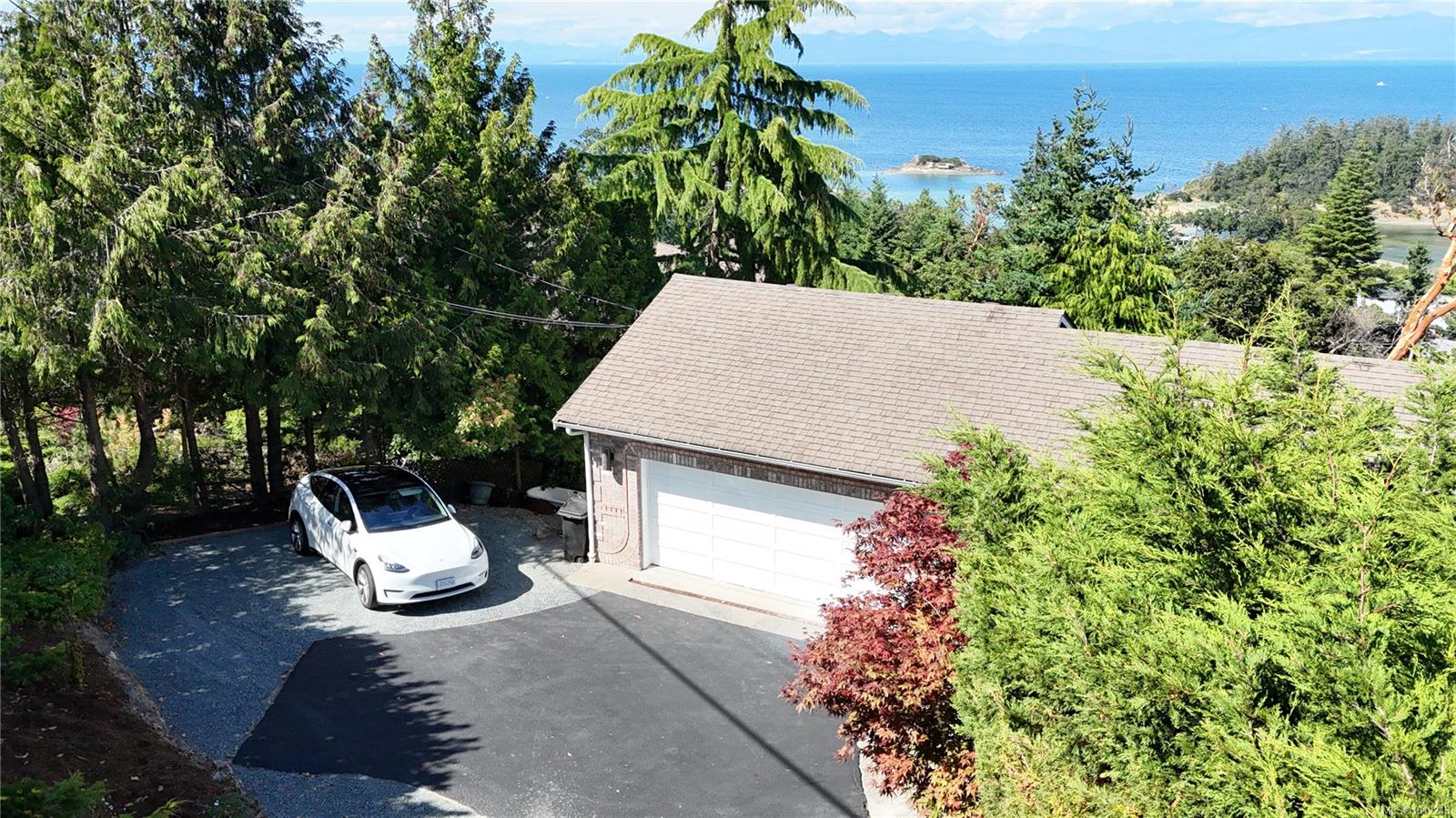 $1,278,000 - 3640 Sundown Dr<br>Nanaimo, British Columbia, V9T 4H5