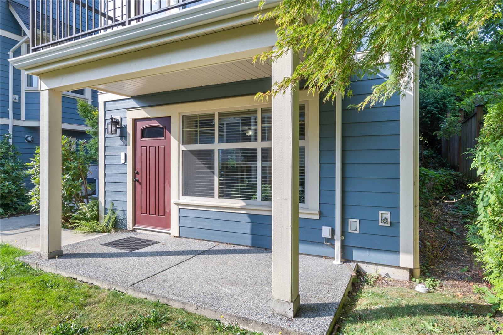 $349,000 - 446 Milton St<br>Nanaimo, British Columbia, V9R 2L1
