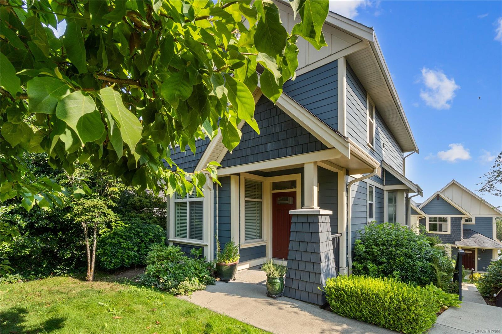 $579,000 - 446 Milton St<br>Nanaimo, British Columbia, V9R 2L1