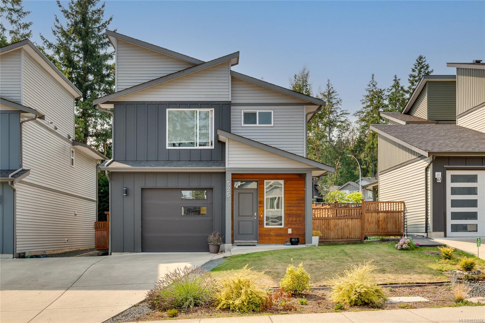 $724,900 - 525 Steeves Rd<br>Nanaimo, British Columbia, V9R 0H8
