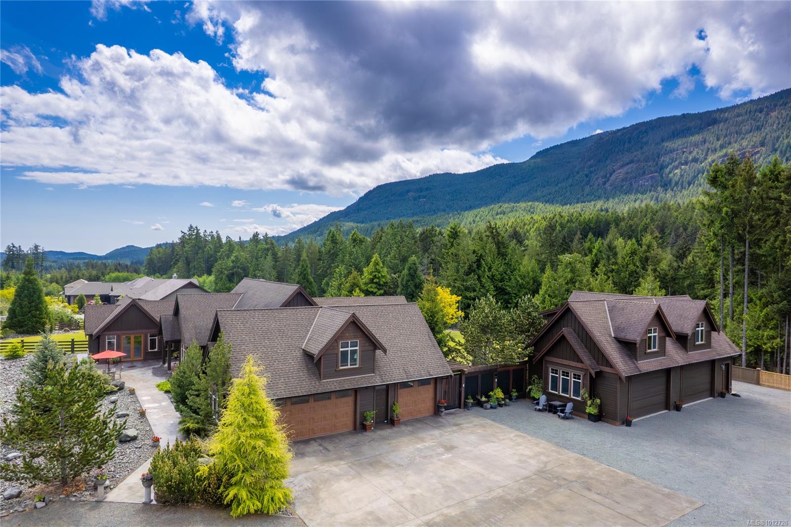 $2,657,000 - 3237 Ridgeview Pl<br>Nanaimo, British Columbia, V9R 7C7