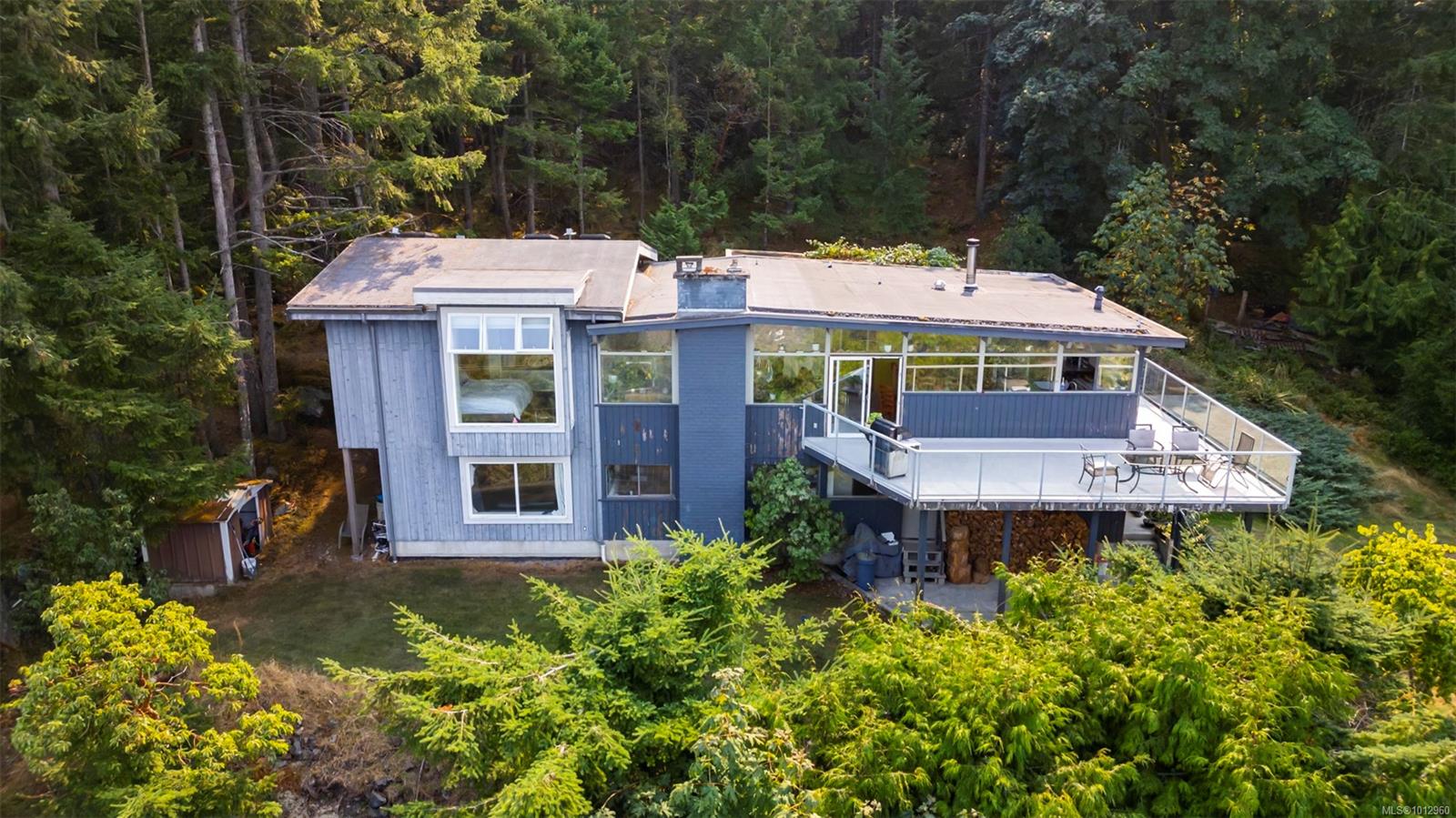 $895,000 - 5207 Lost Lake Rd<br>Nanaimo, British Columbia, V9T 5E6