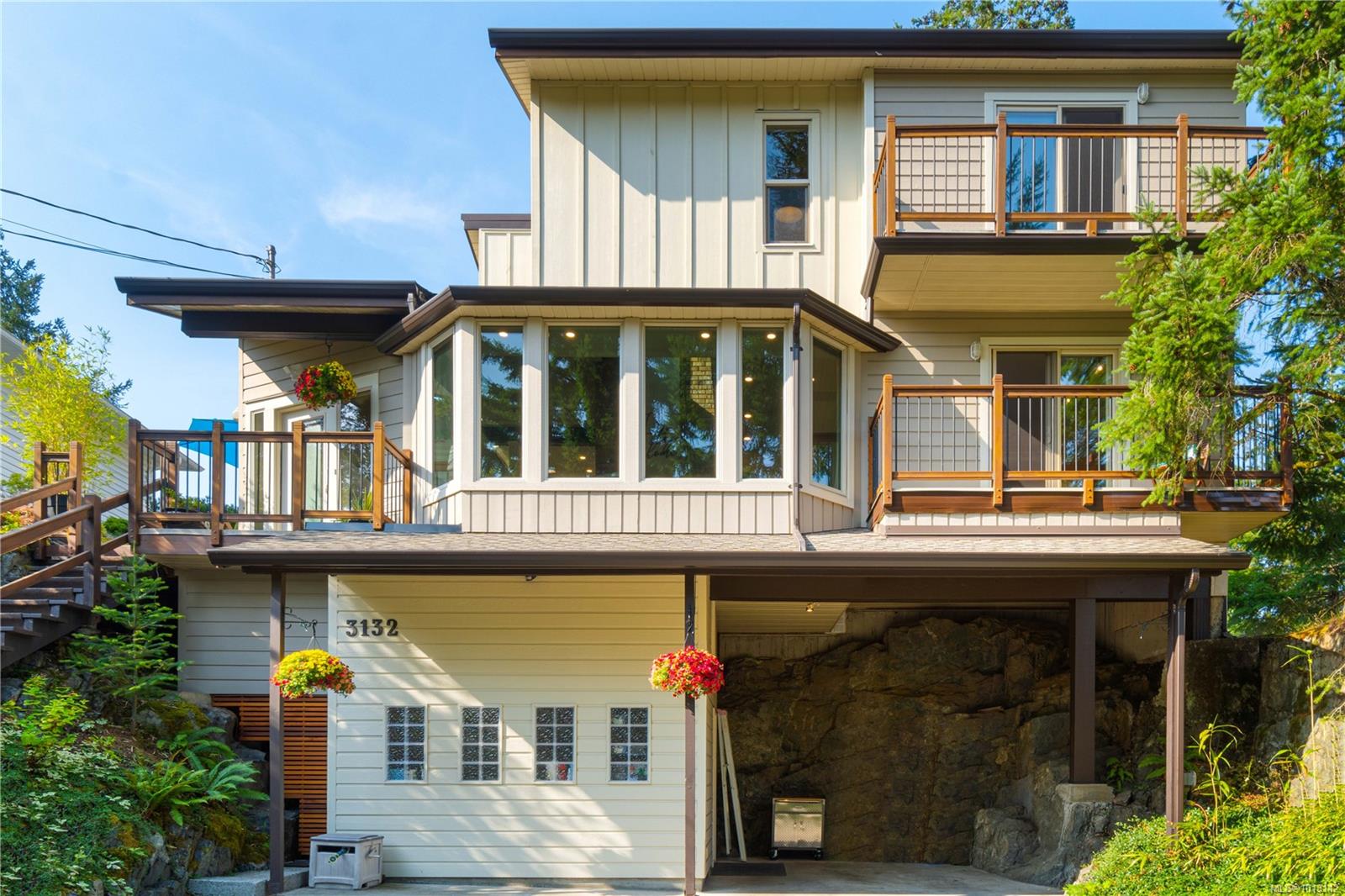 $929,900 - 3132 Robin Hood Dr<br>Nanaimo, British Columbia, V9T 1P1