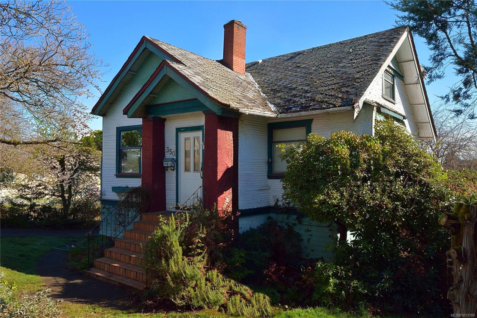 $999,000 - 350 Stewart Ave<br>Nanaimo, British Columbia, V9S 4C4
