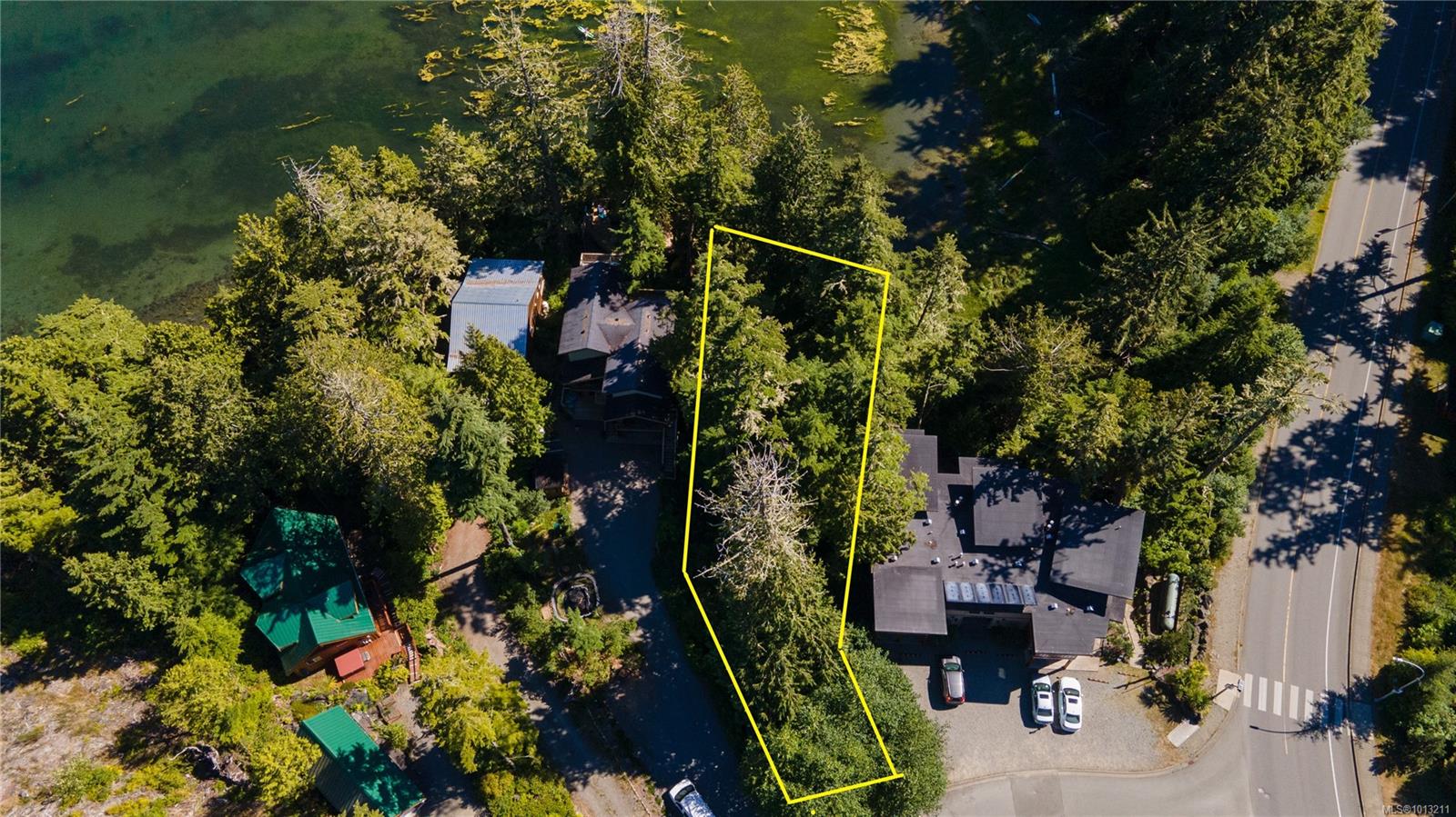 $595,000 - 215 Boardwalk Blvd<br>Ucluelet, British Columbia, V0R 3A0