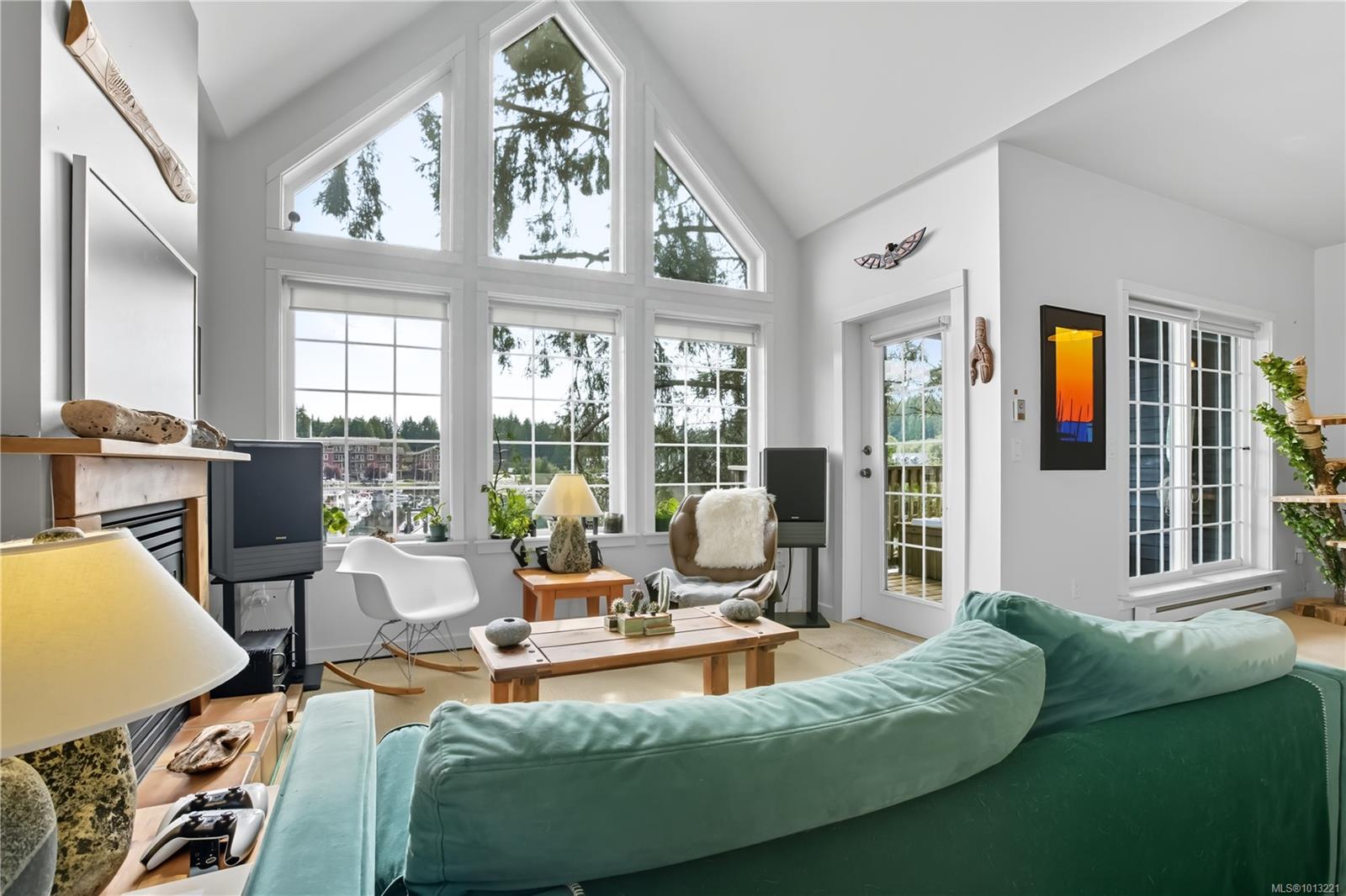 $729,000 - 1971 Harbour Cres<br>Ucluelet, British Columbia, V0R 3A0
