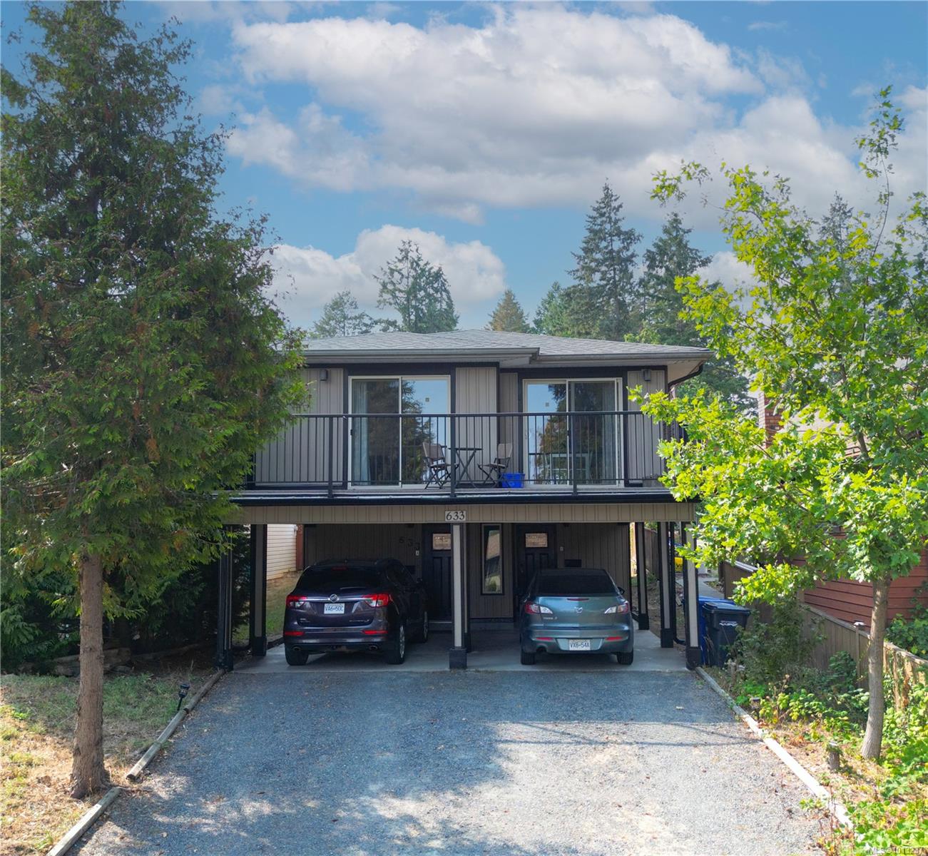 $774,900 - 633 Hillcrest Ave<br>Nanaimo, British Columbia, V9R 3M8