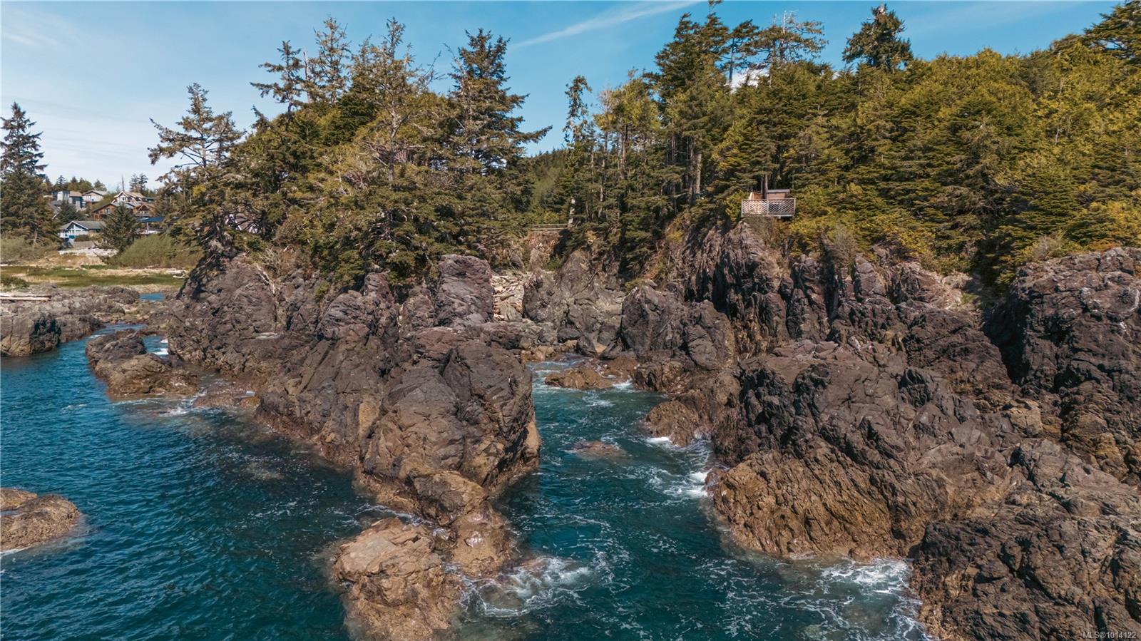 $1,490,000 - 858 Barclay Pl<br>Ucluelet, British Columbia, V0R 3A0