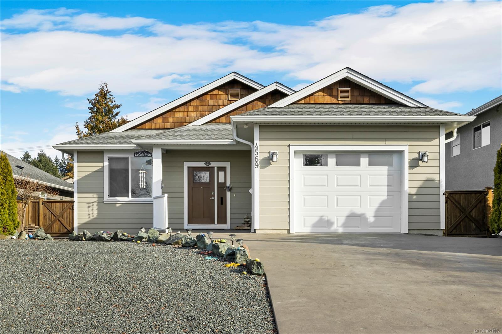 $679,000 - 4569 Beaufort St<br>Port Alberni, British Columbia, V9Y 5R3