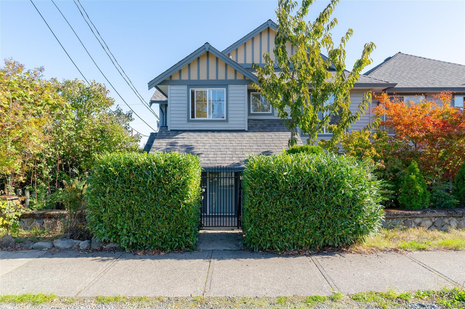 $475,000 - 211 Victoria Rd<br>Nanaimo, British Columbia, V9R 4P7