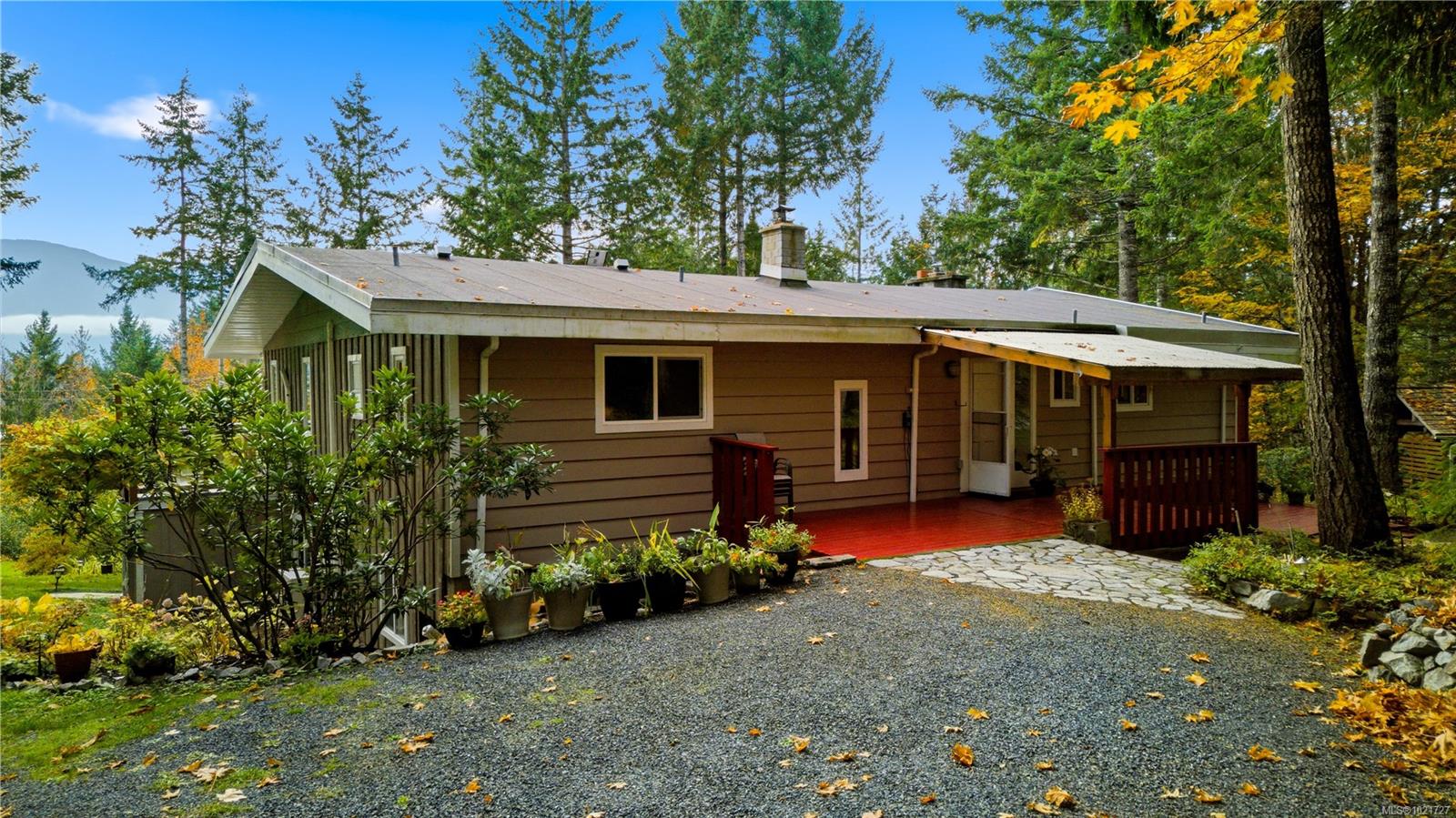 $1,998,000 - 9644 Lakeshore Rd<br>Port Alberni, British Columbia, V9Y 8Z3