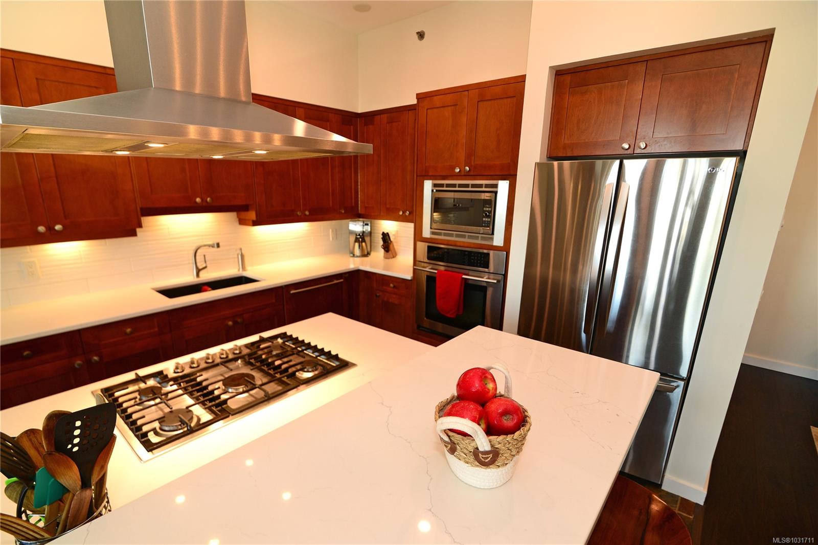 108-554 Marine Dr — listing photo 14 of 20