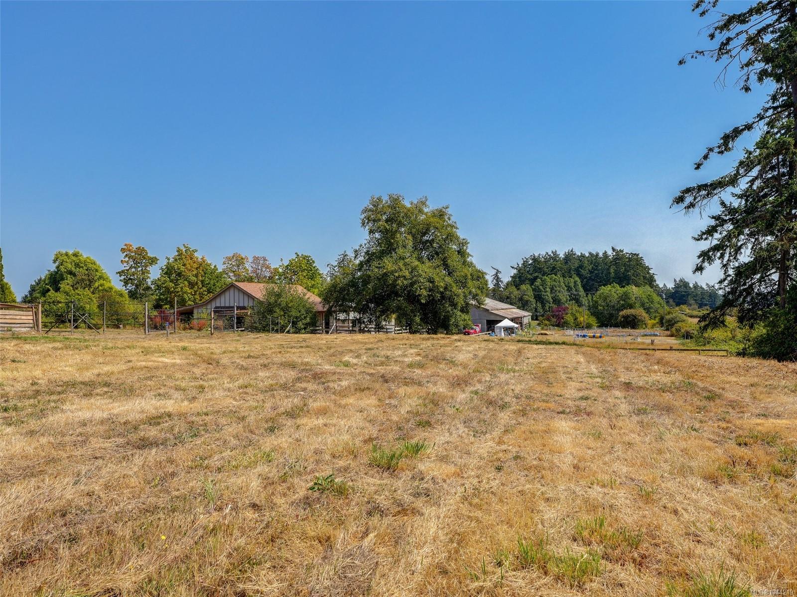 2269 Newman Rd — listing photo 3 of 57
