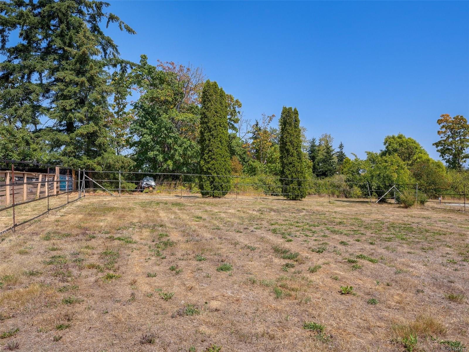2269 Newman Rd — listing photo 5 of 57