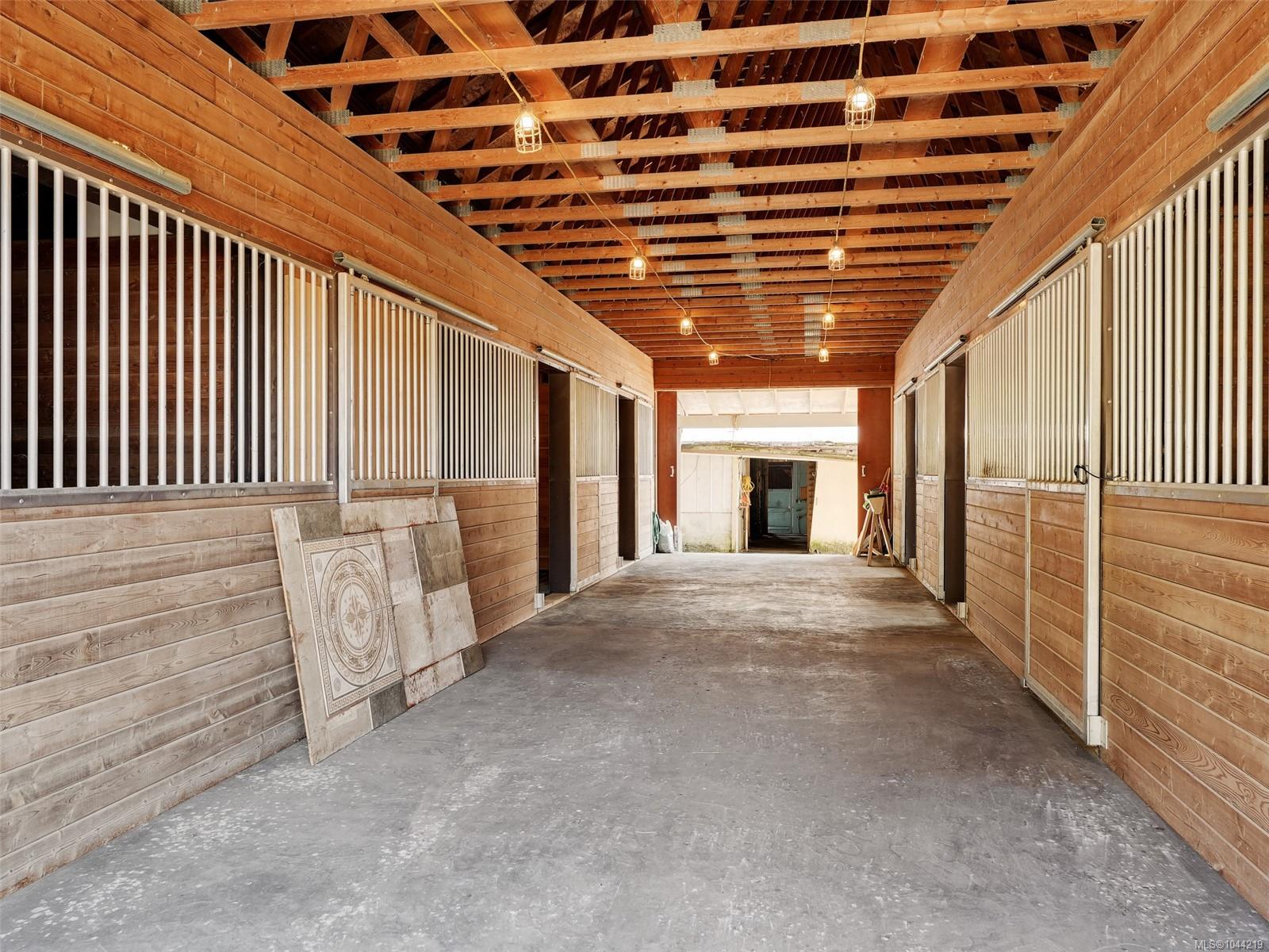2269 Newman Rd — listing photo 9 of 57