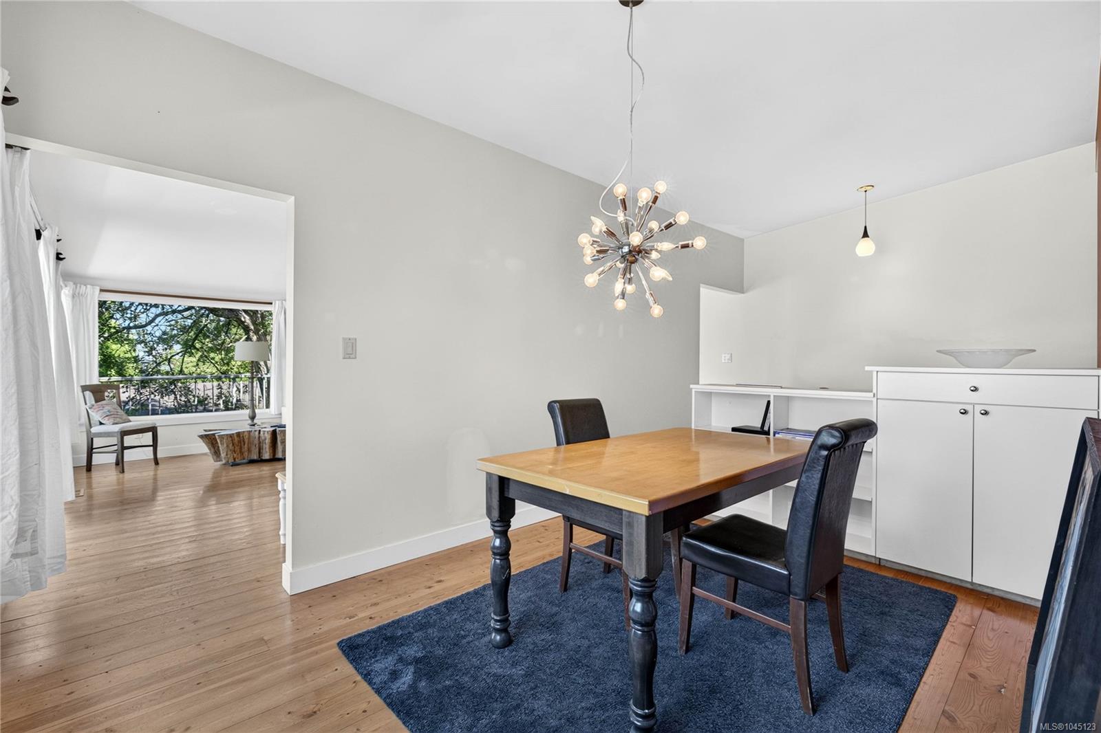 243 Maliview Dr — listing photo 11 of 45