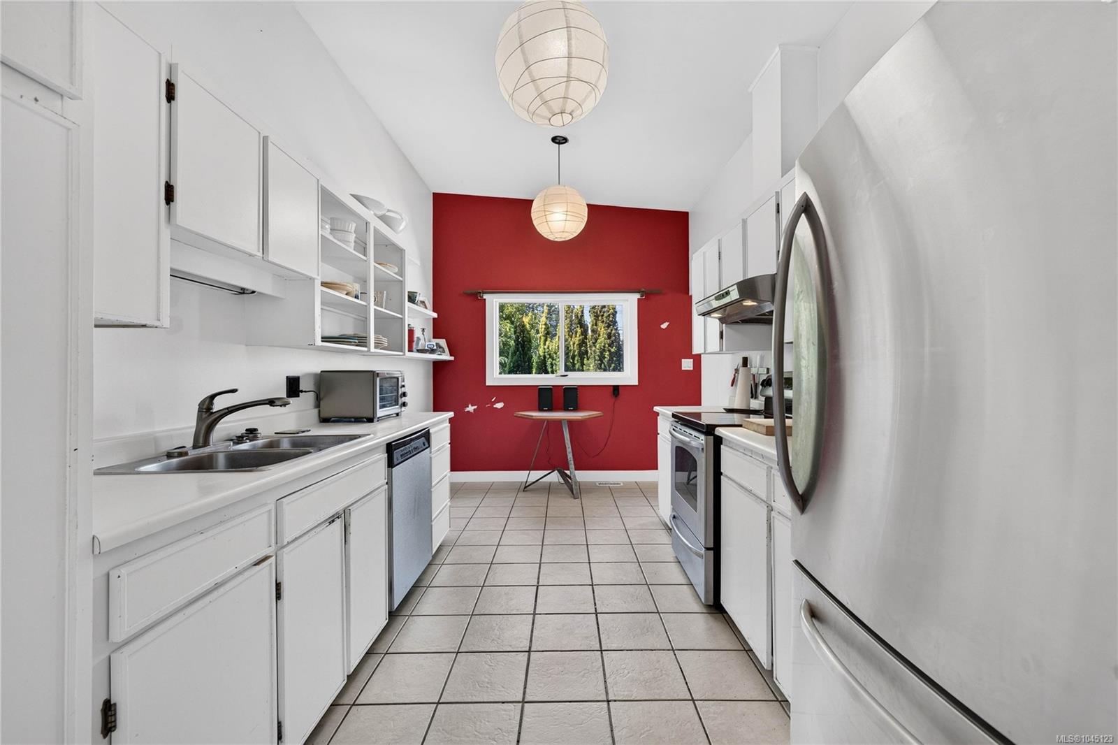 243 Maliview Dr — listing photo 14 of 45