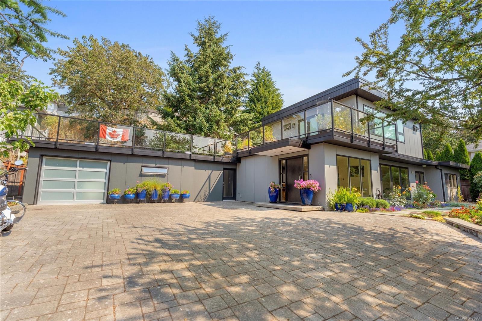 931 Lakeview Ave — listing photo 2 of 70